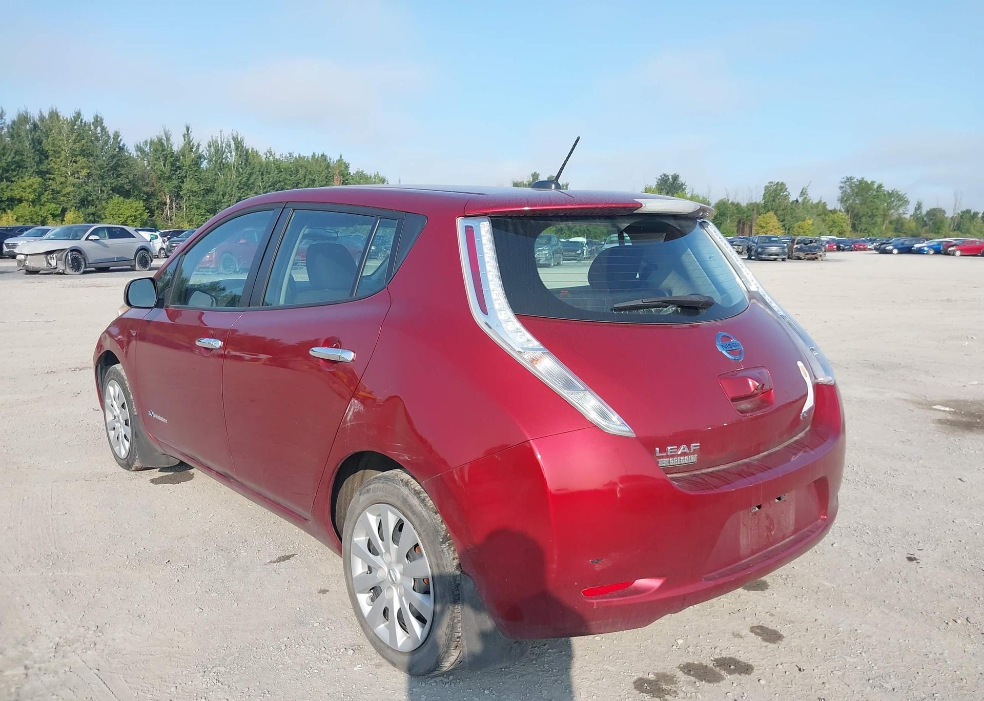 2015 NISSAN LEAF S