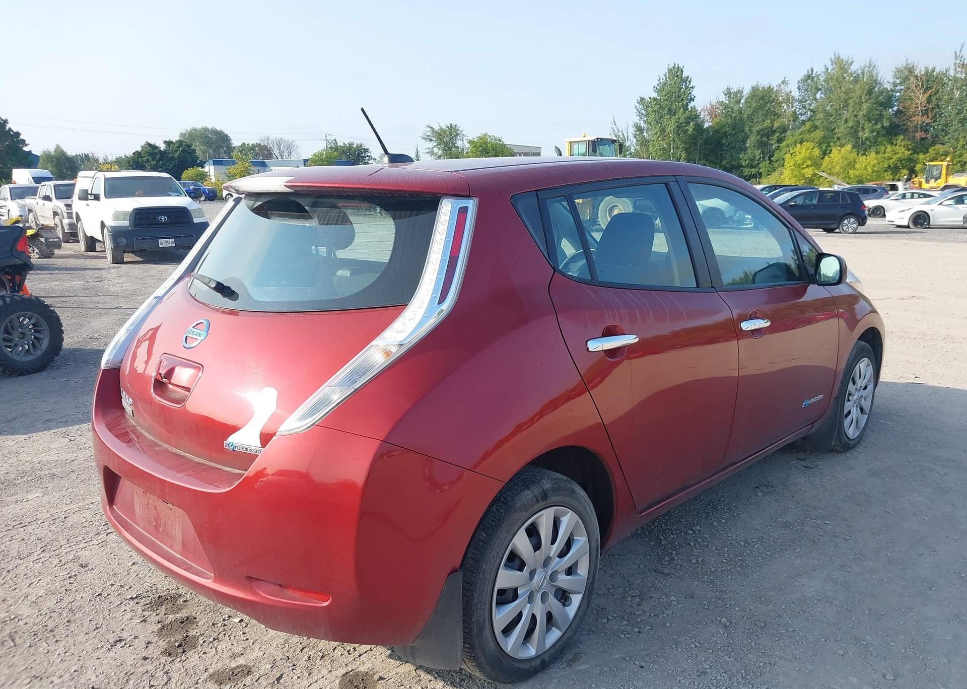 2015 NISSAN LEAF S