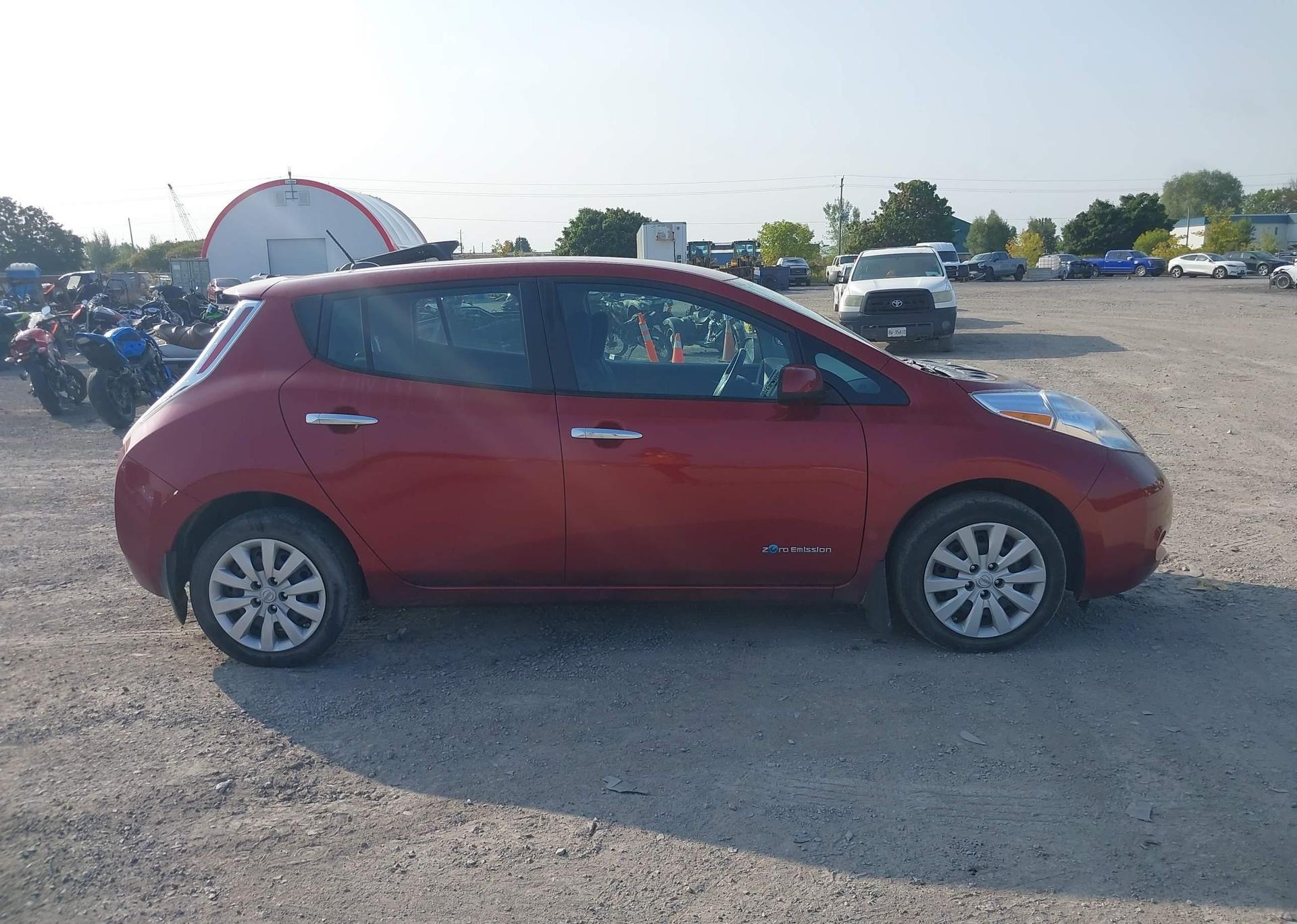 2015 NISSAN LEAF S