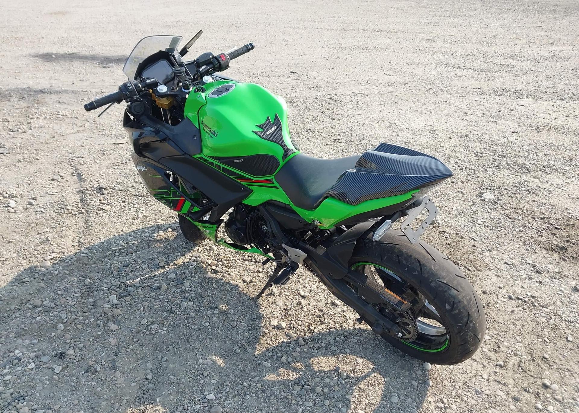 2024 KAWASAKI EX650 P