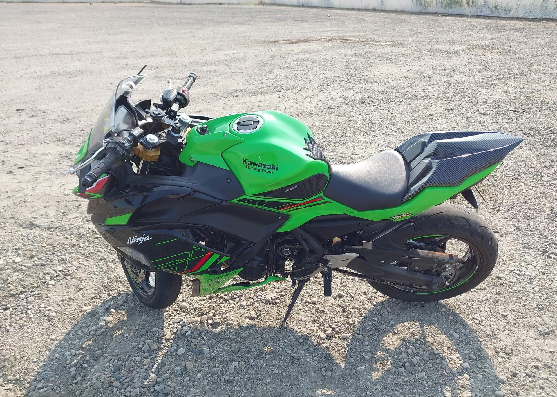 2024 KAWASAKI EX650 P