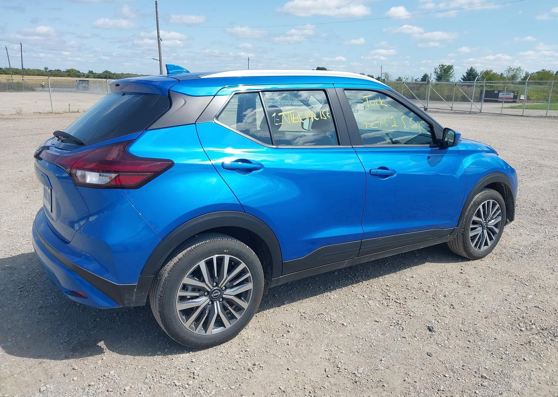2025 NISSAN KICKS PLAY SV