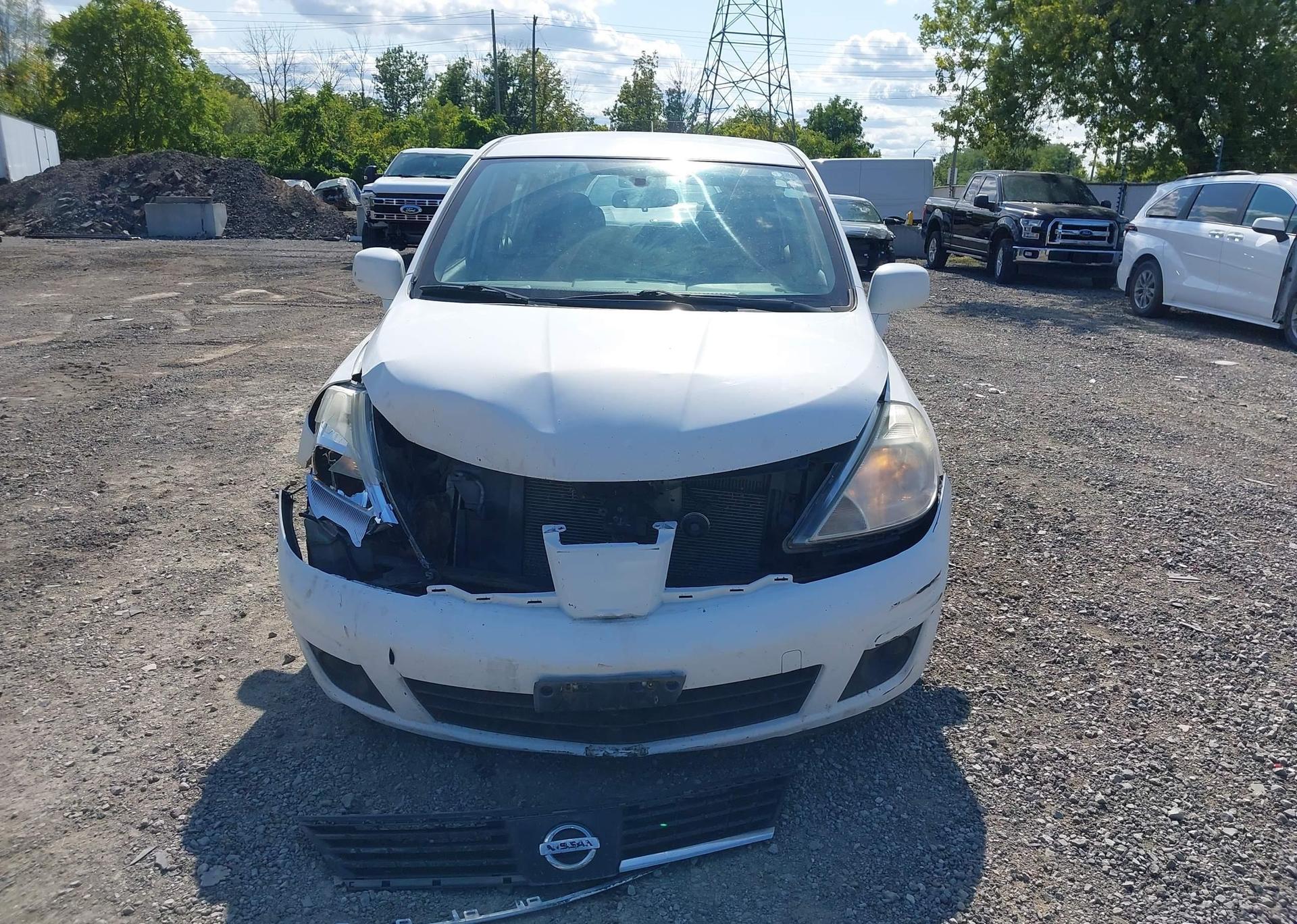 2009 NISSAN VERSA S