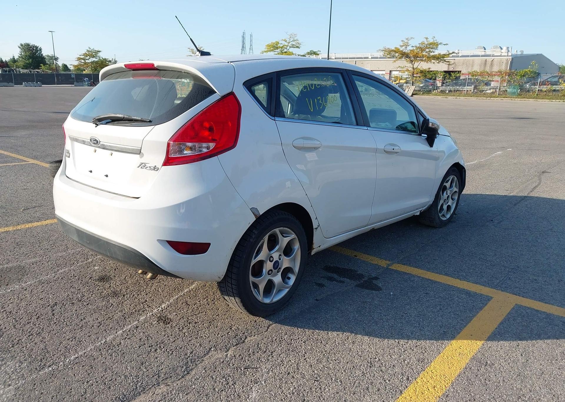 2011 FORD FIESTA SES