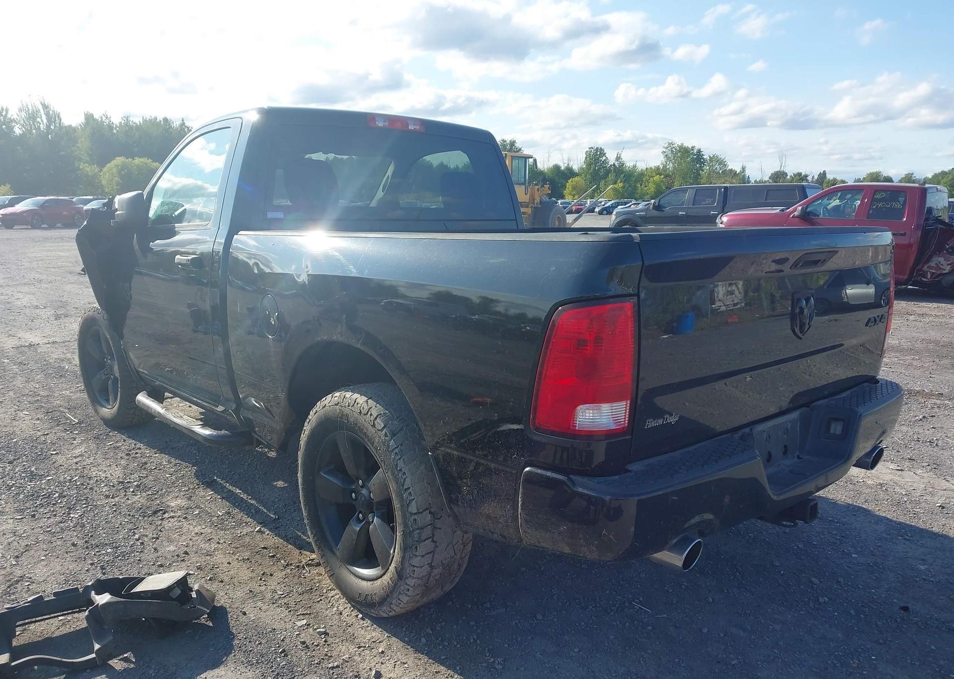 2016 RAM 1500 ST