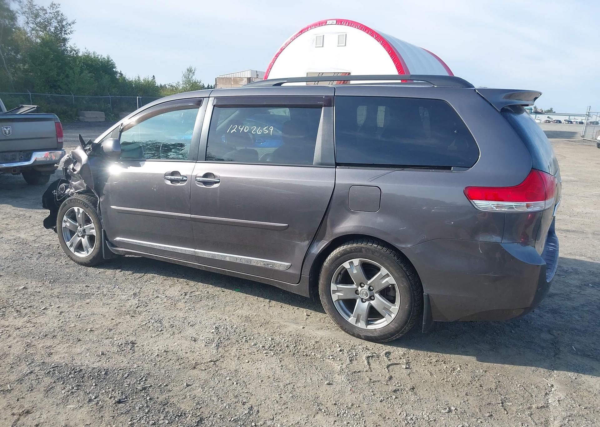 2012 TOYOTA SIENNA XLE 7 PASSENGER