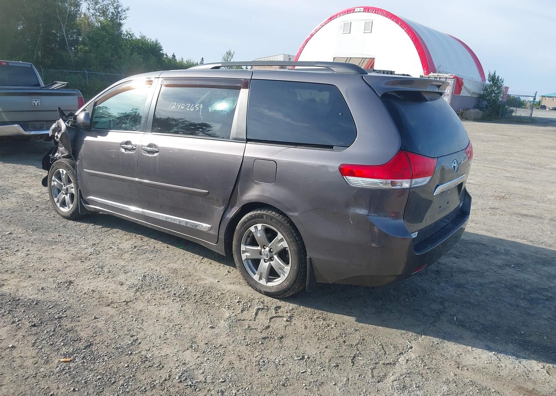 2012 TOYOTA SIENNA XLE 7 PASSENGER