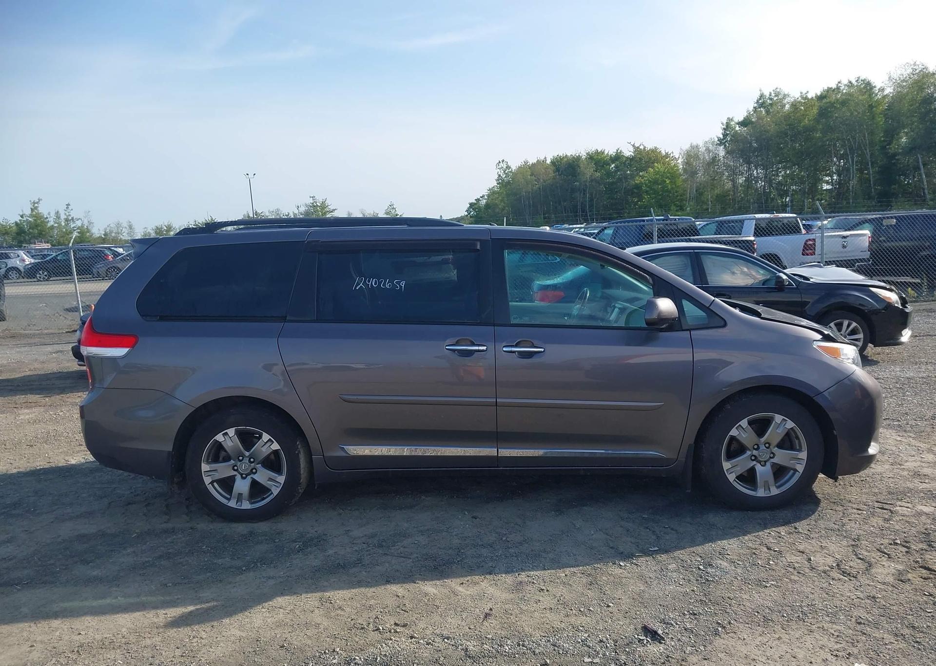 2012 TOYOTA SIENNA XLE 7 PASSENGER