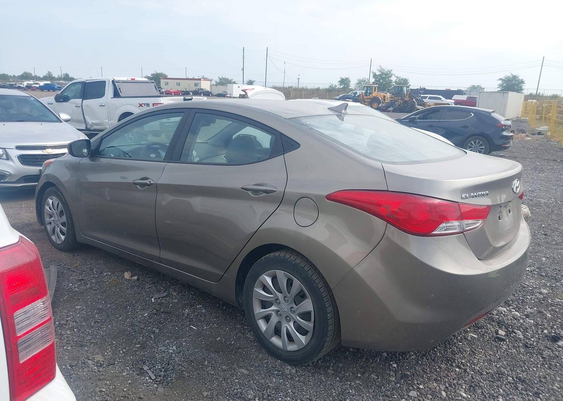 2013 HYUNDAI ELANTRA