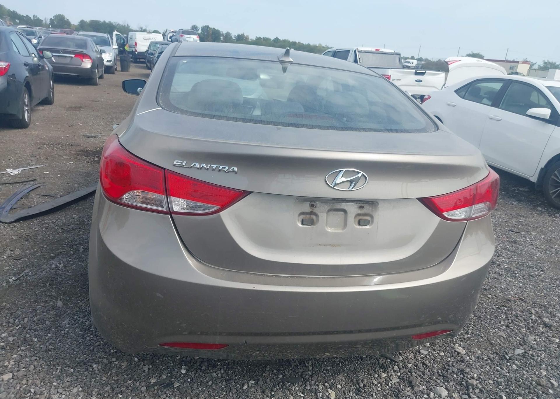 2013 HYUNDAI ELANTRA
