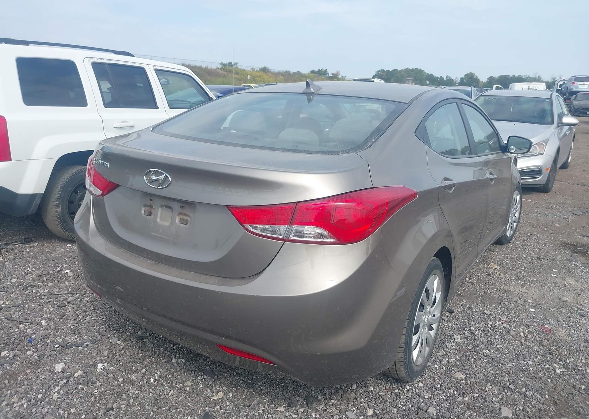 2013 HYUNDAI ELANTRA