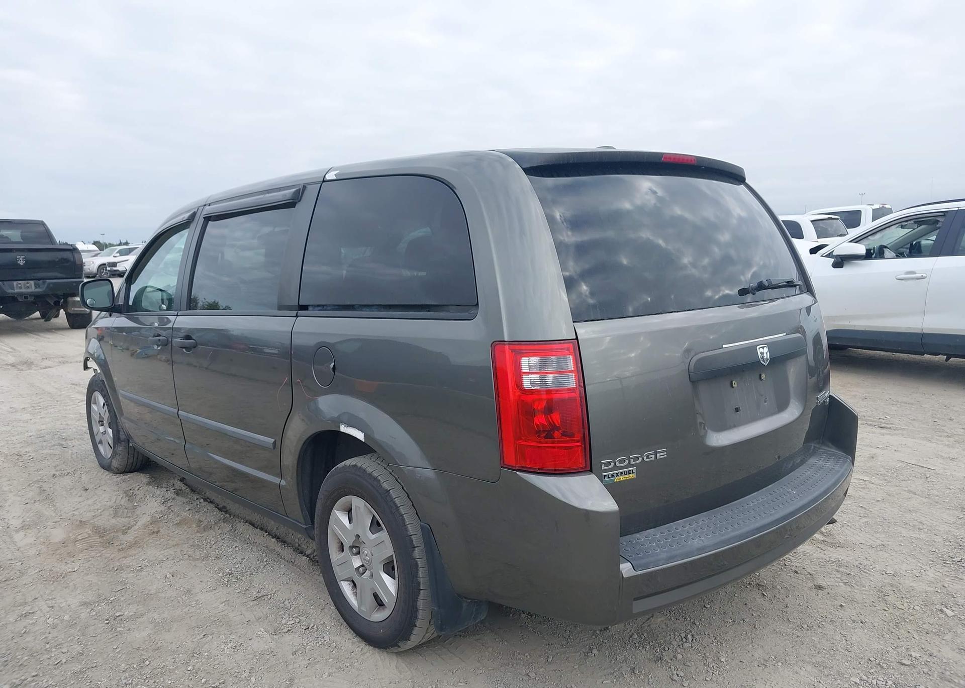 2010 DODGE GRAND CARAVAN SE