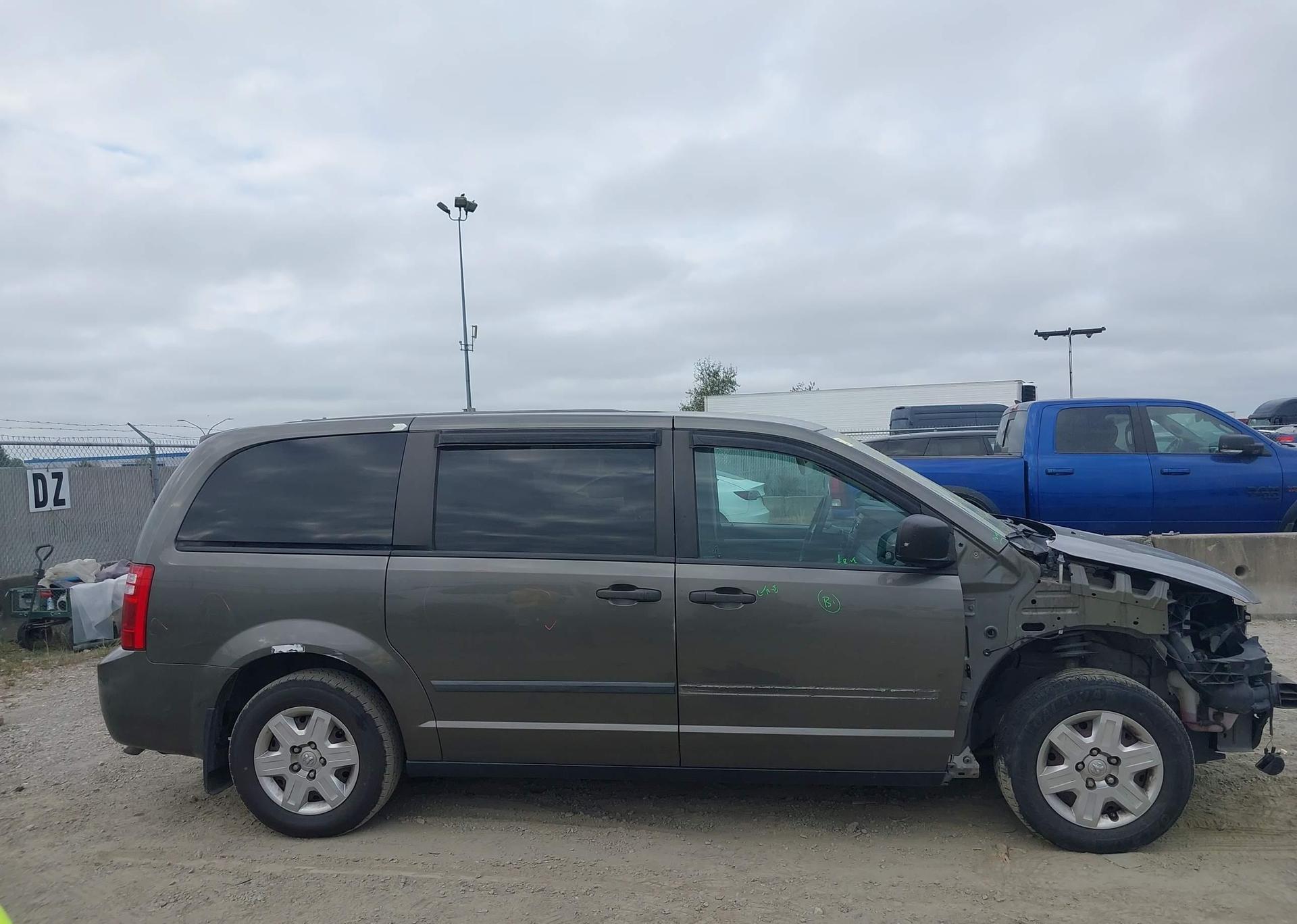 2010 DODGE GRAND CARAVAN SE