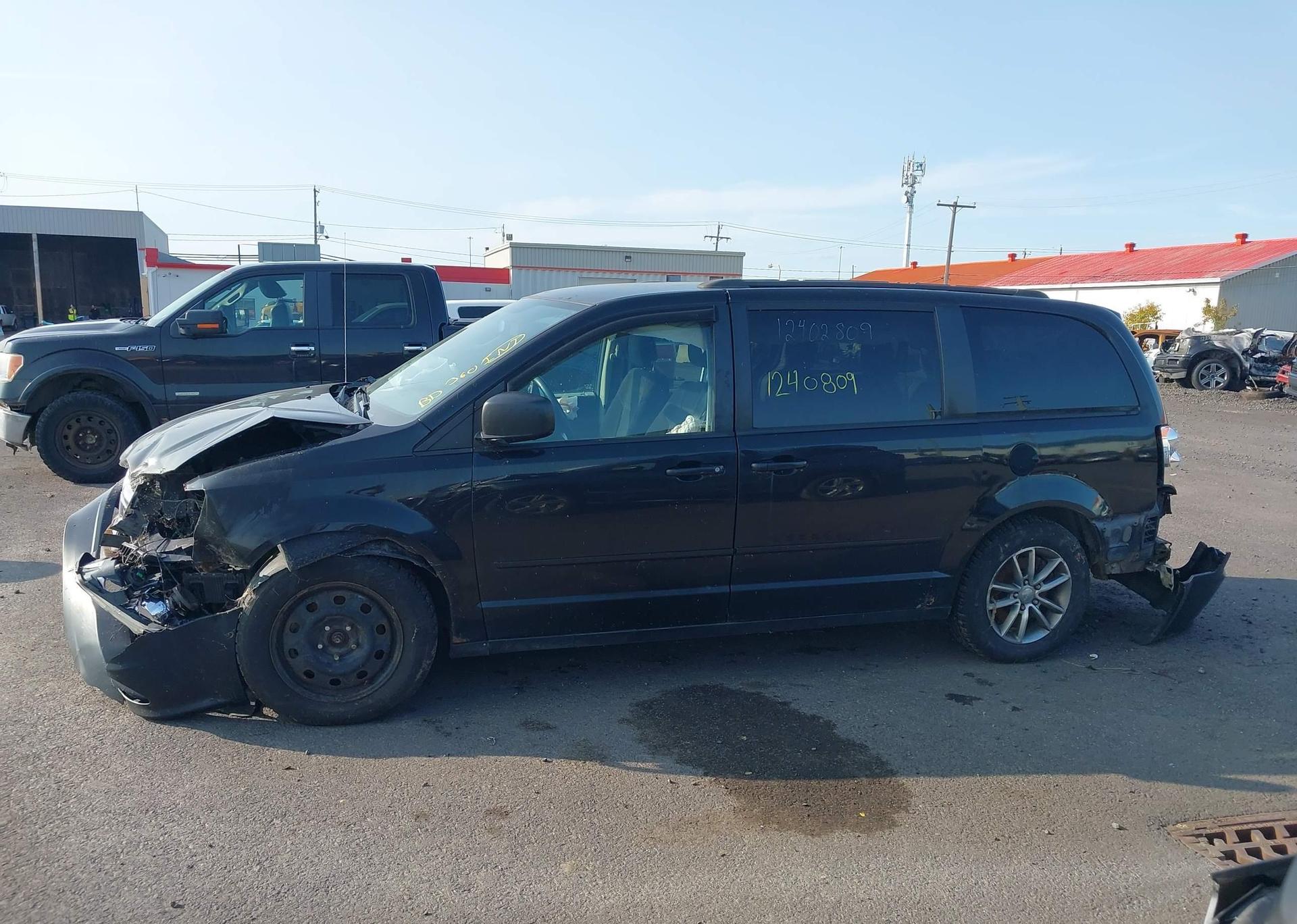 2013 DODGE GRAND CARAVAN SE
