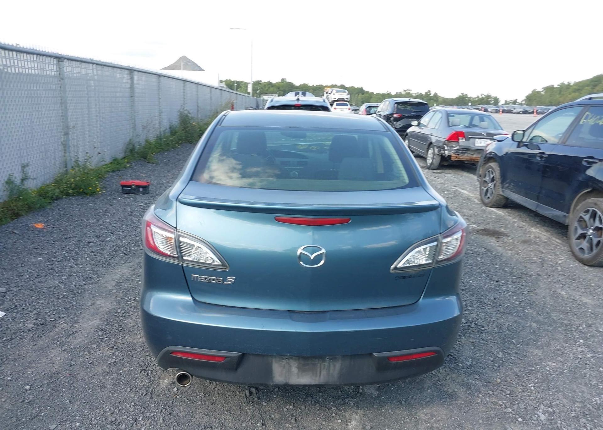 2010 MAZDA 3 I