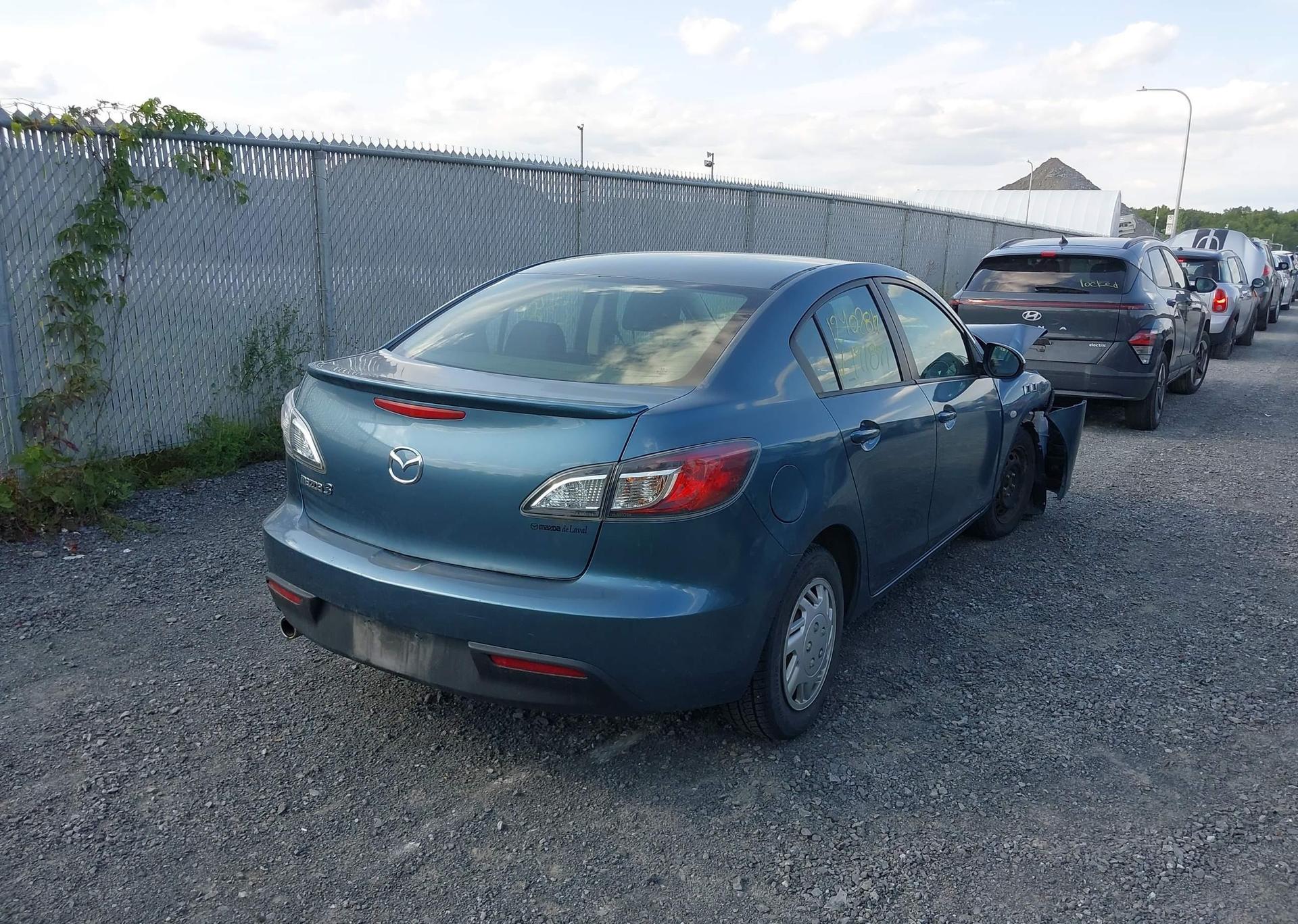 2010 MAZDA 3 I