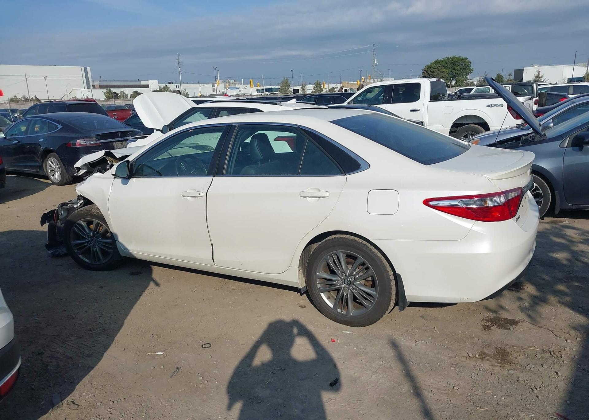 2015 TOYOTA CAMRY SE