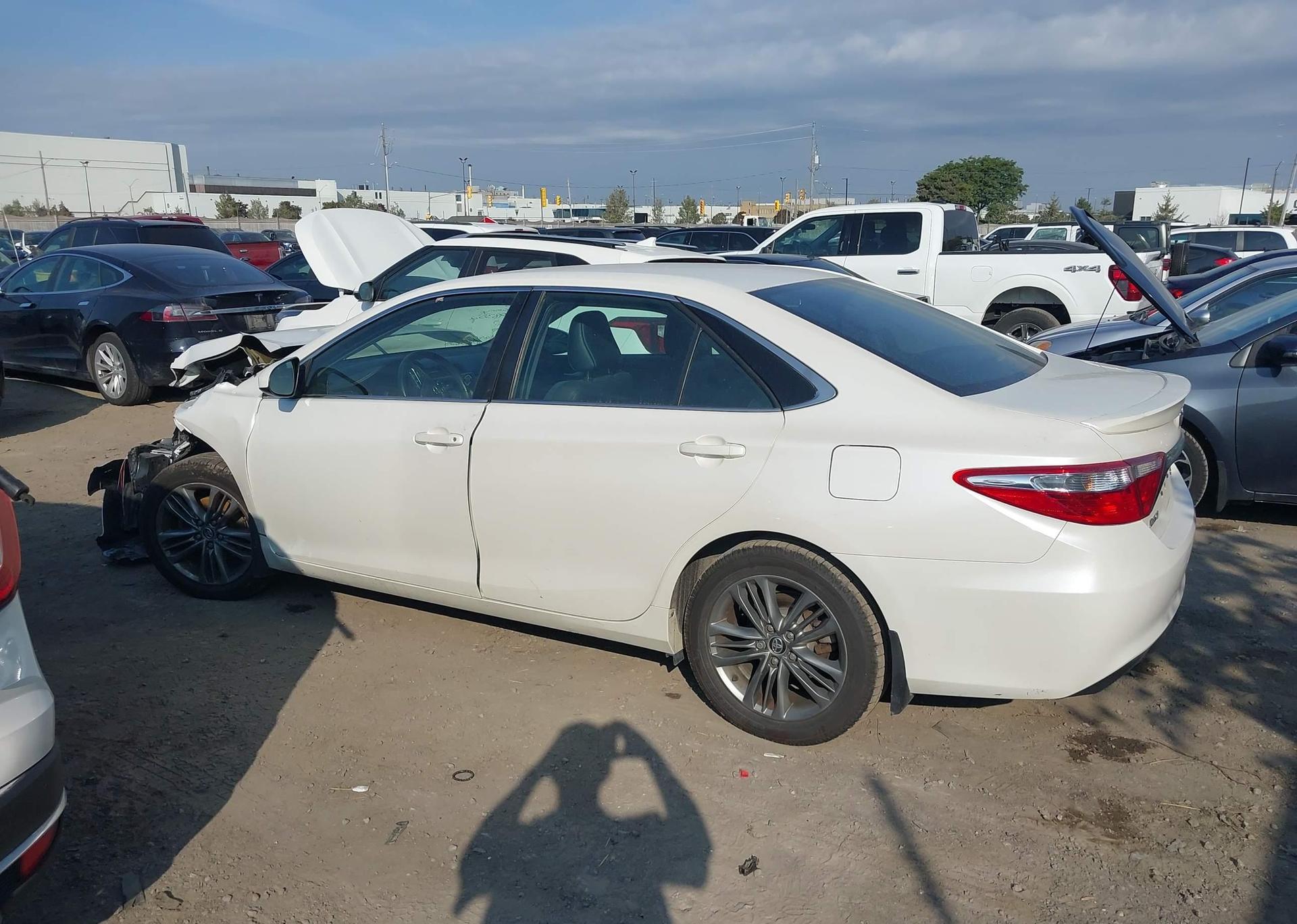 2015 TOYOTA CAMRY SE