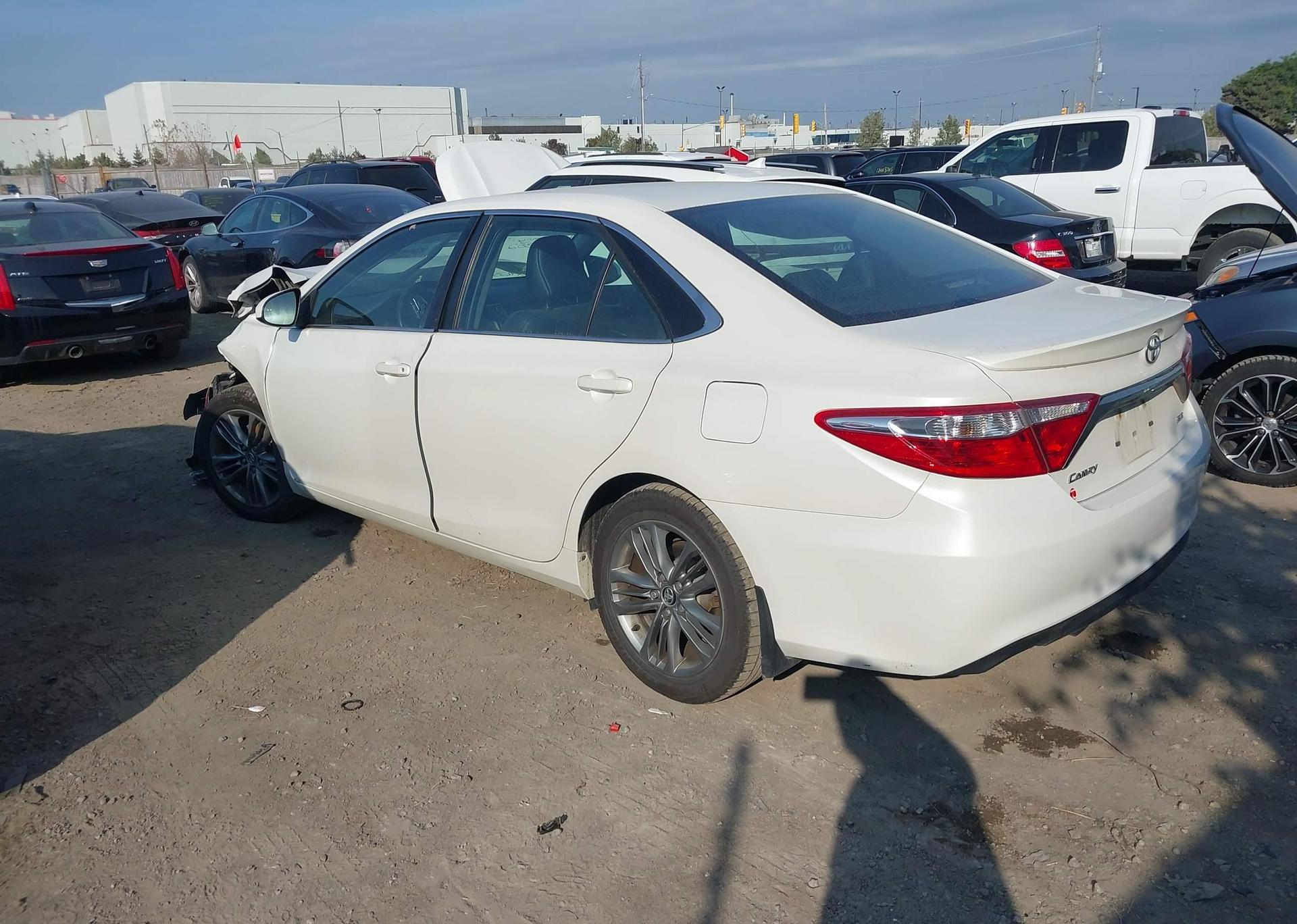 2015 TOYOTA CAMRY SE