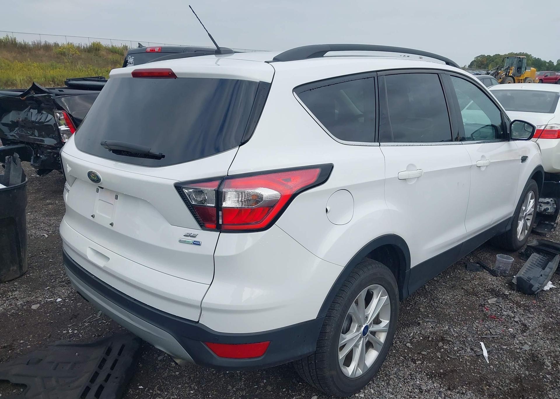 2018 FORD ESCAPE SE