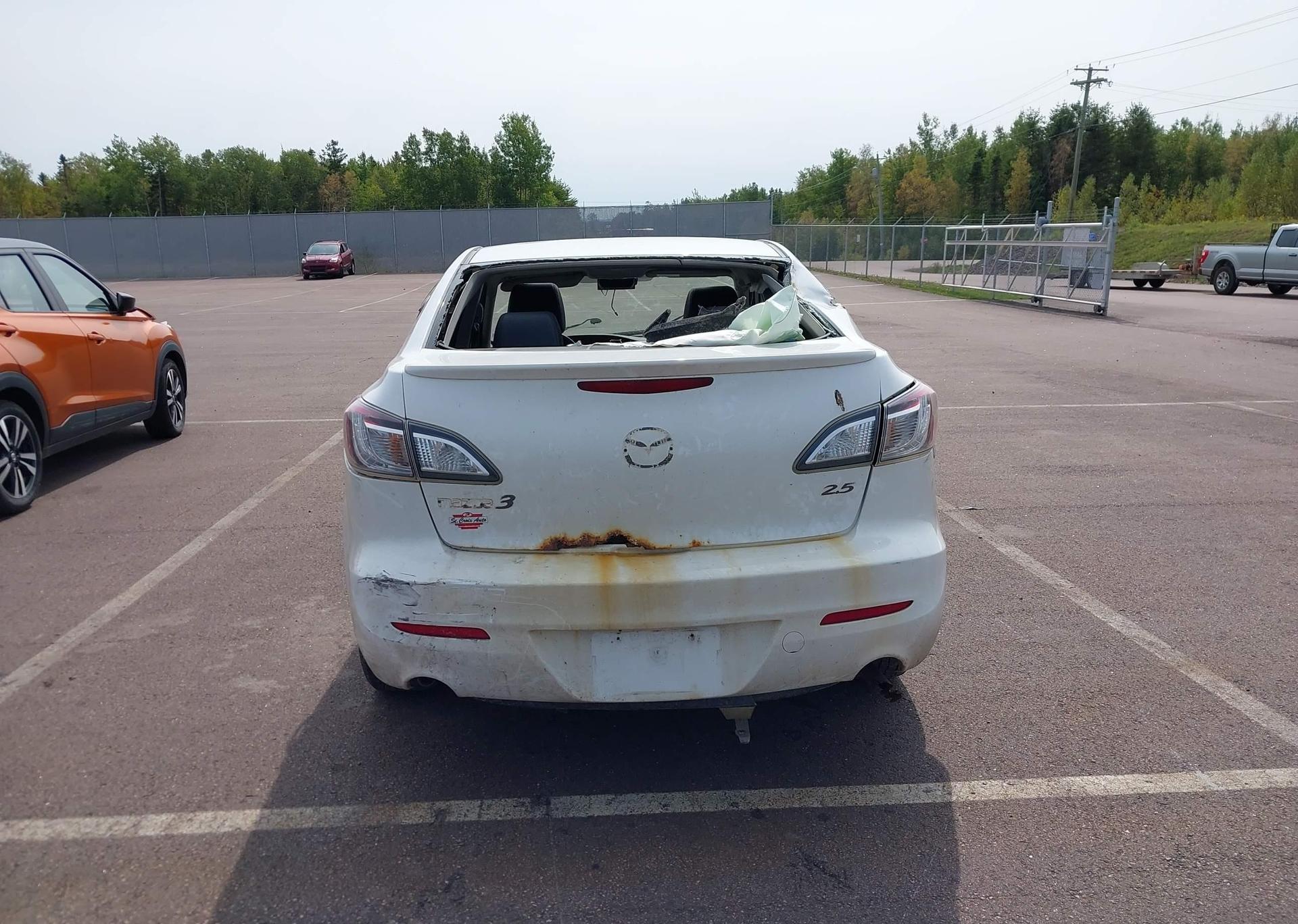 2012 MAZDA 3 S