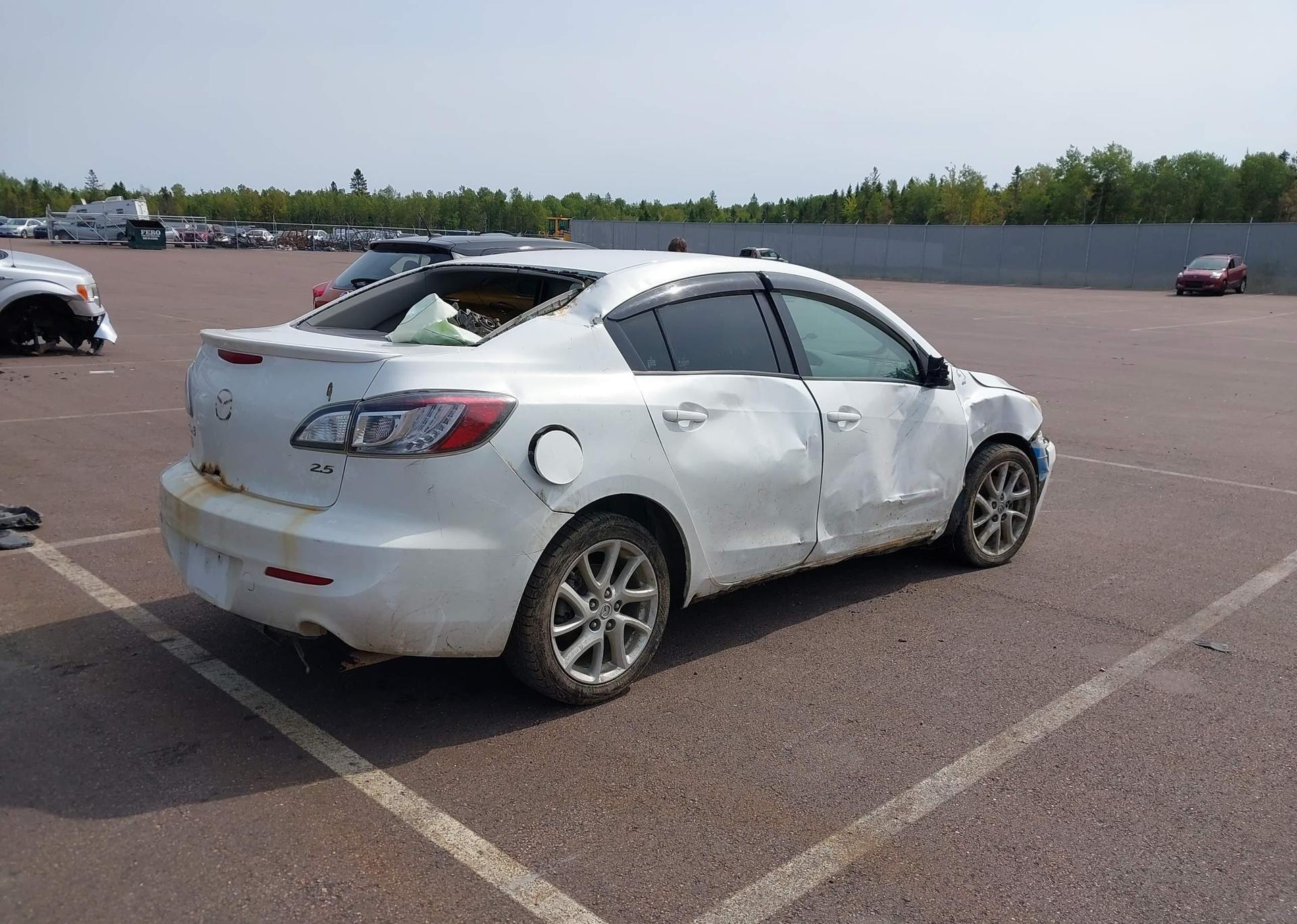 2012 MAZDA 3 S