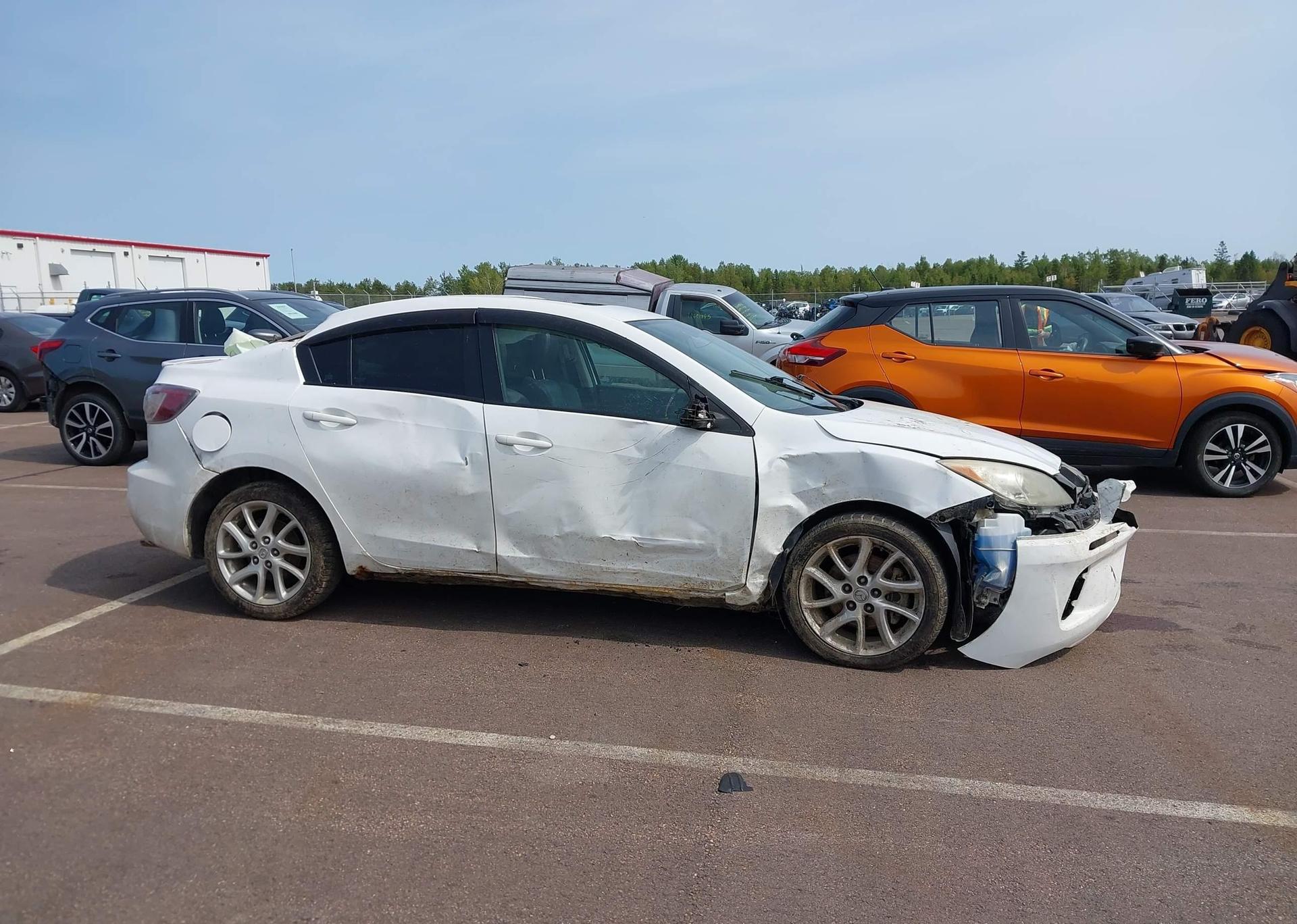 2012 MAZDA 3 S
