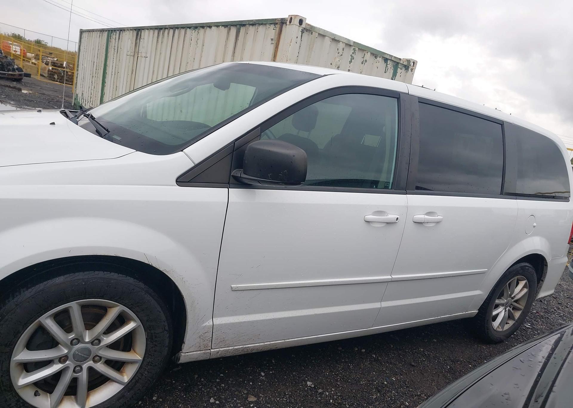 2014 DODGE GRAND CARAVAN SE