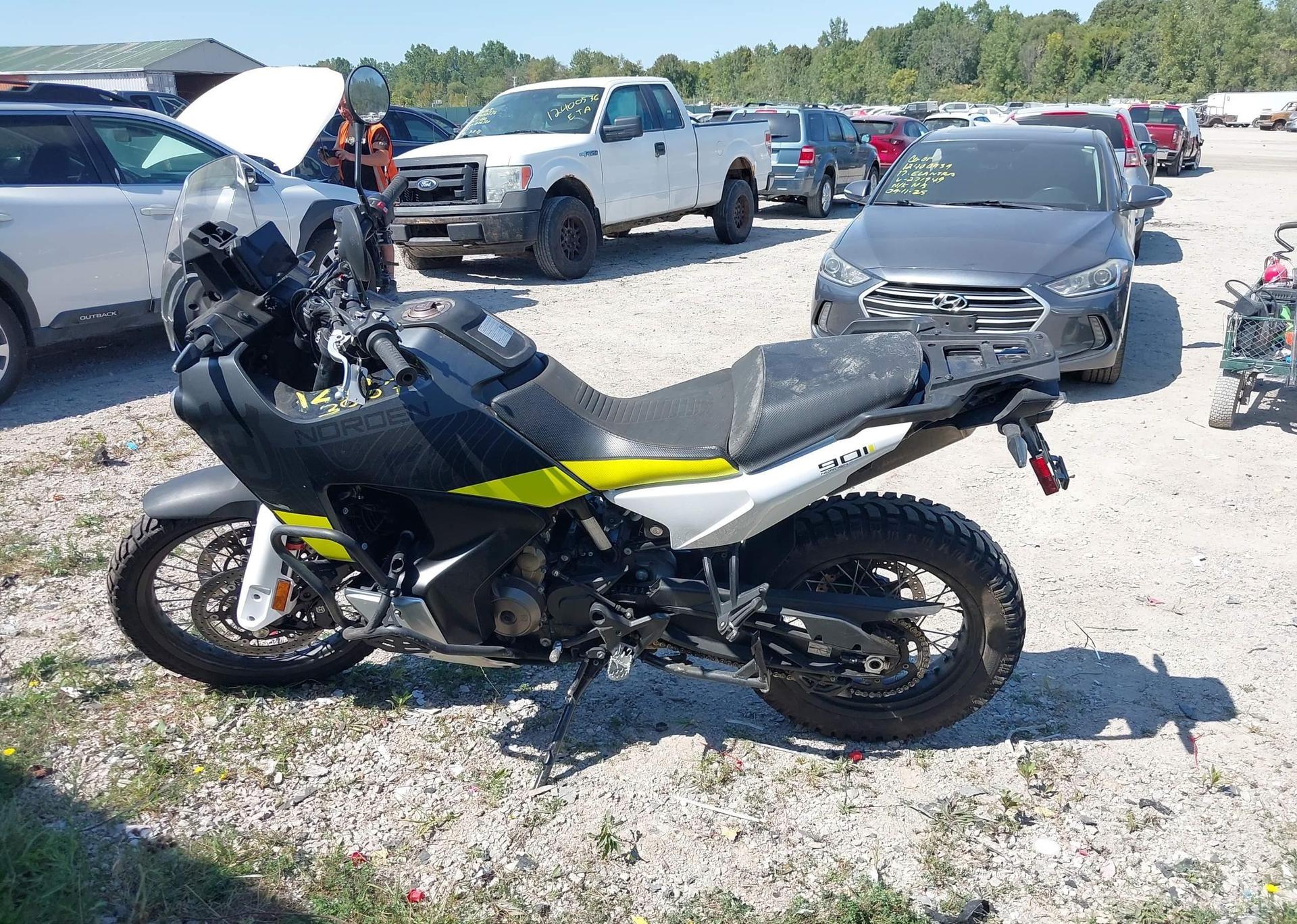 2023 HUSQVARNA NORDEN 901