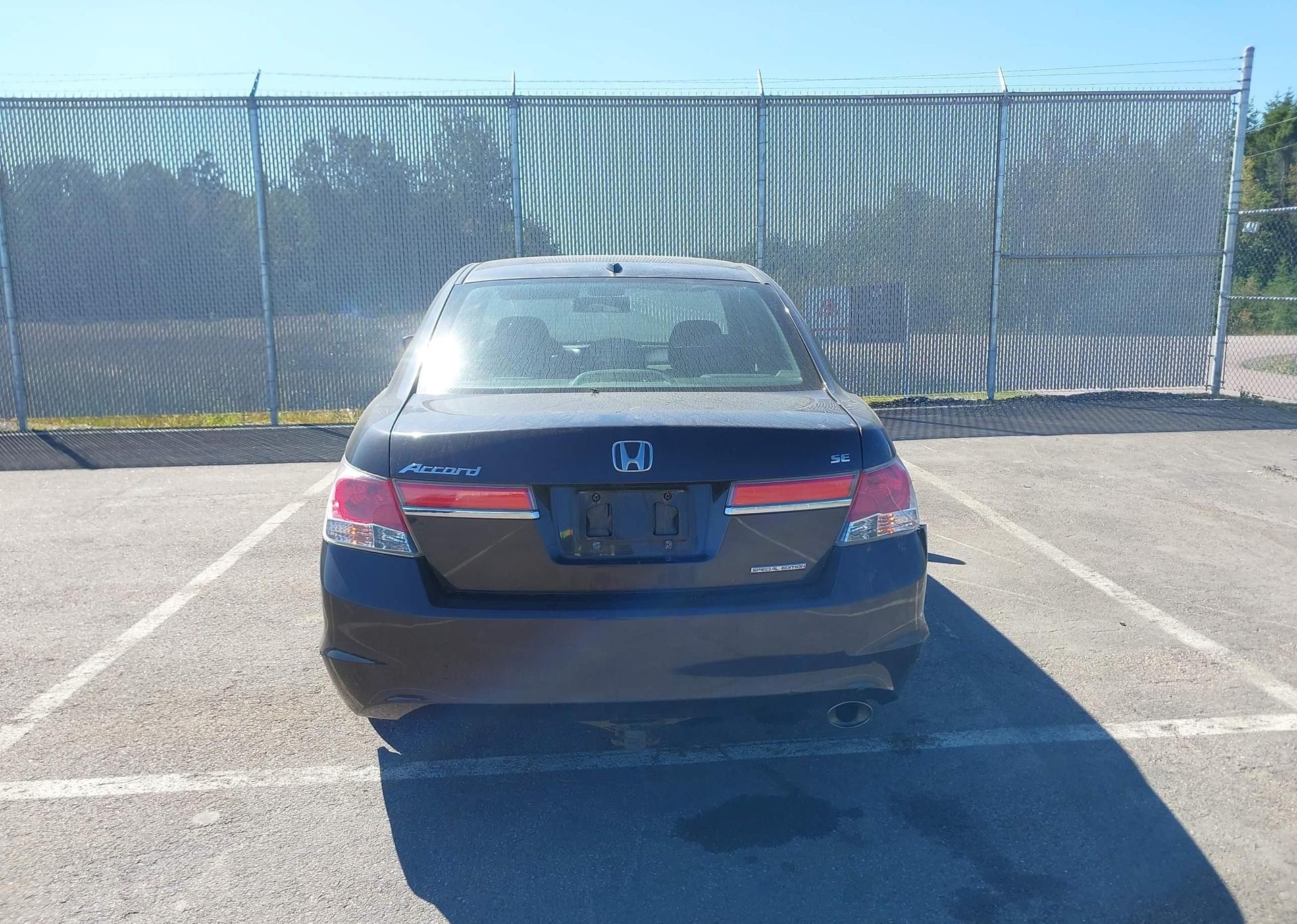 2012 HONDA ACCORD SE
