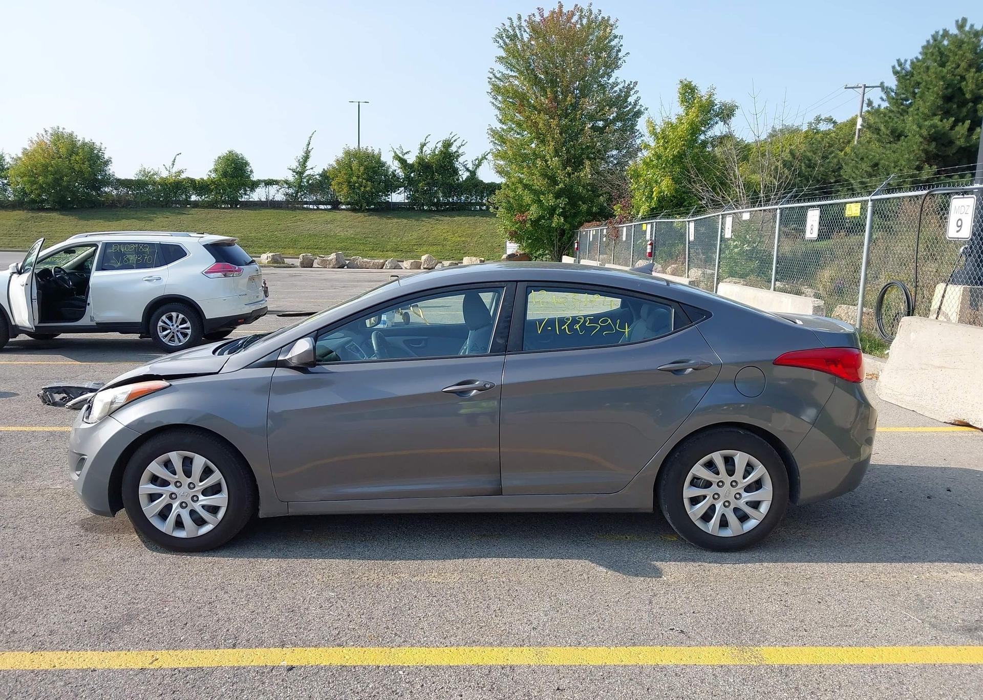 2012 HYUNDAI ELANTRA