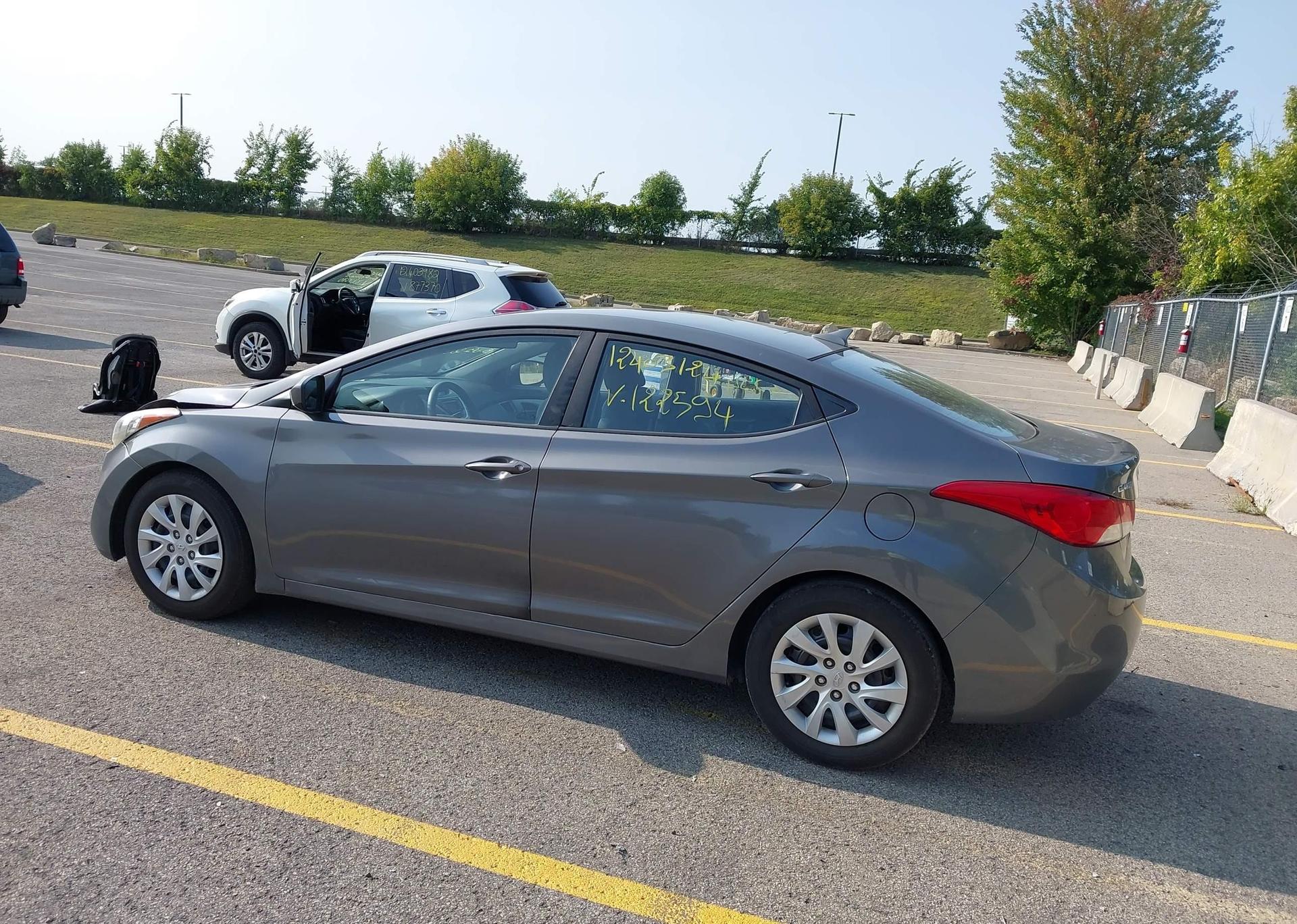 2012 HYUNDAI ELANTRA