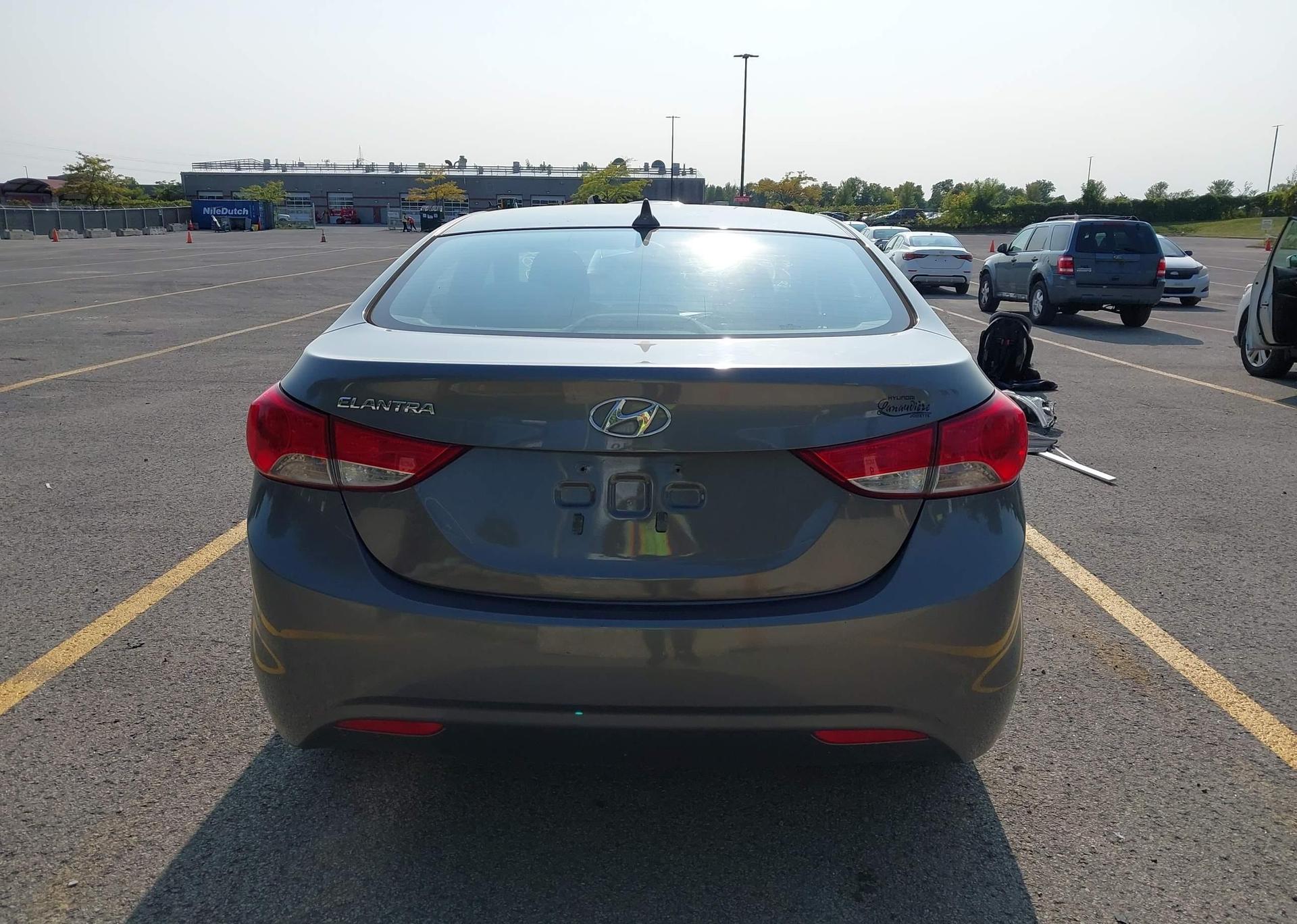 2012 HYUNDAI ELANTRA