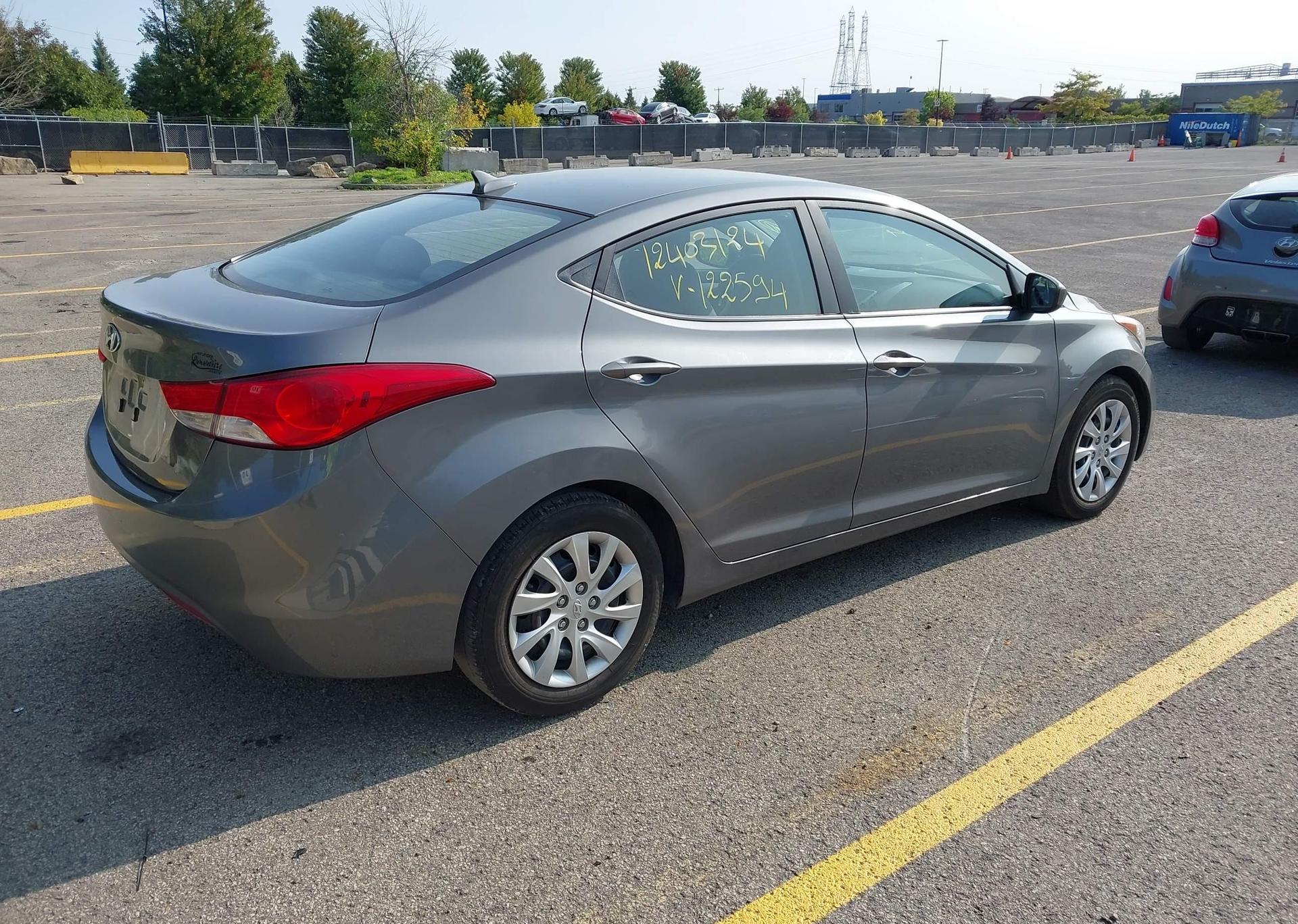 2012 HYUNDAI ELANTRA
