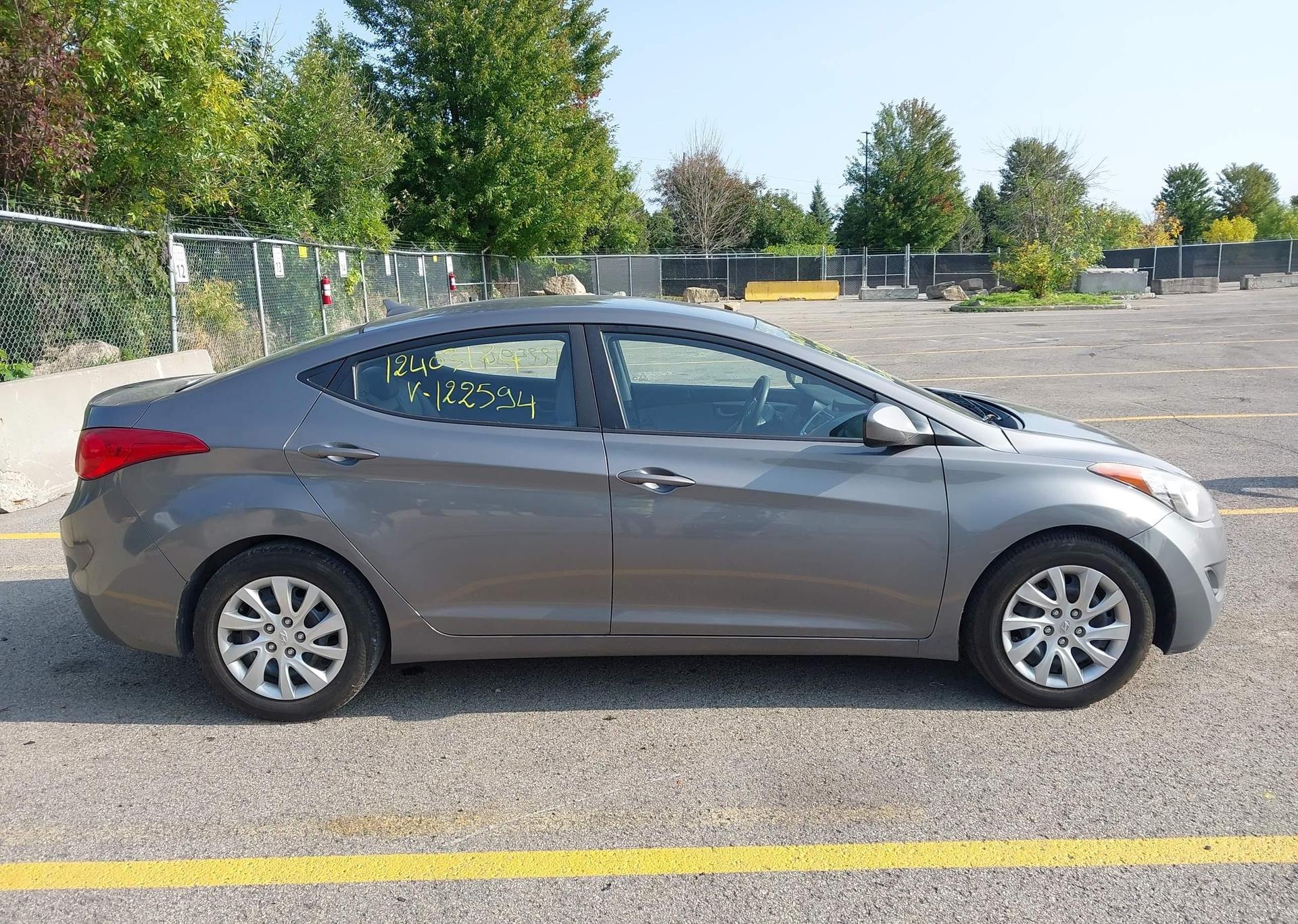 2012 HYUNDAI ELANTRA
