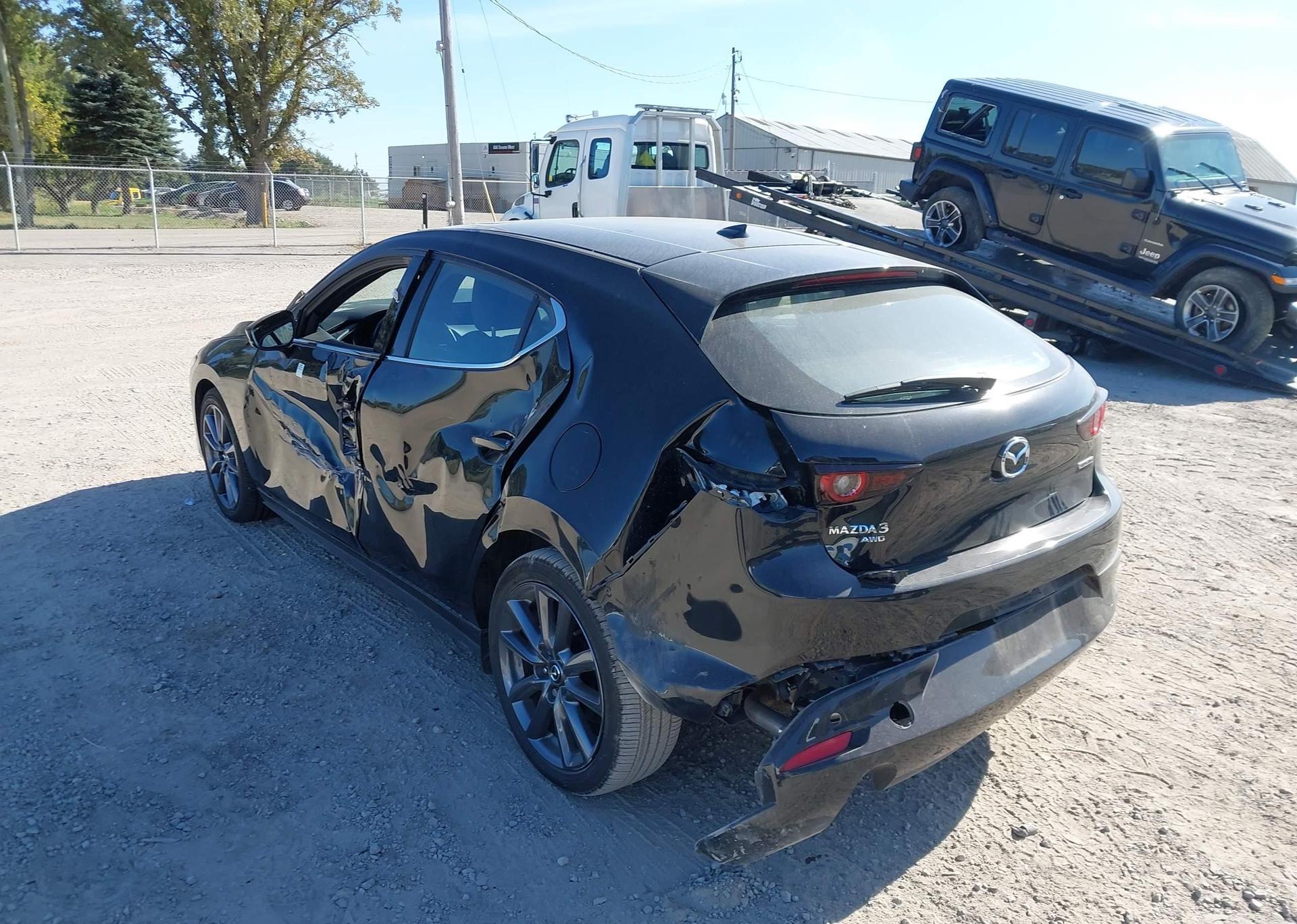 2024 MAZDA 3 PREMIUM