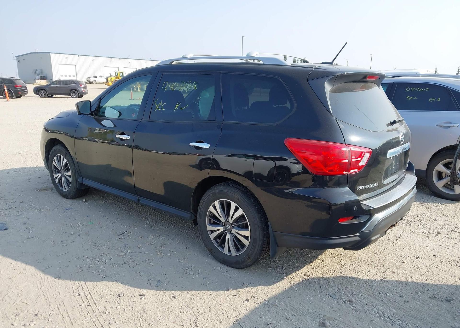 2017 NISSAN PATHFINDER PLATINUM