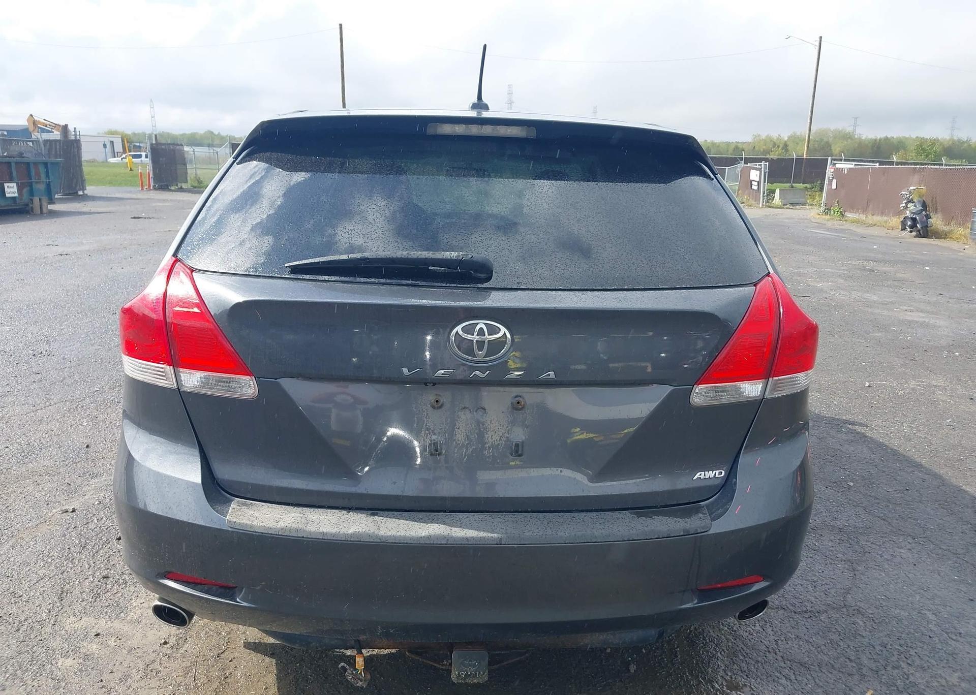 2011 TOYOTA VENZA