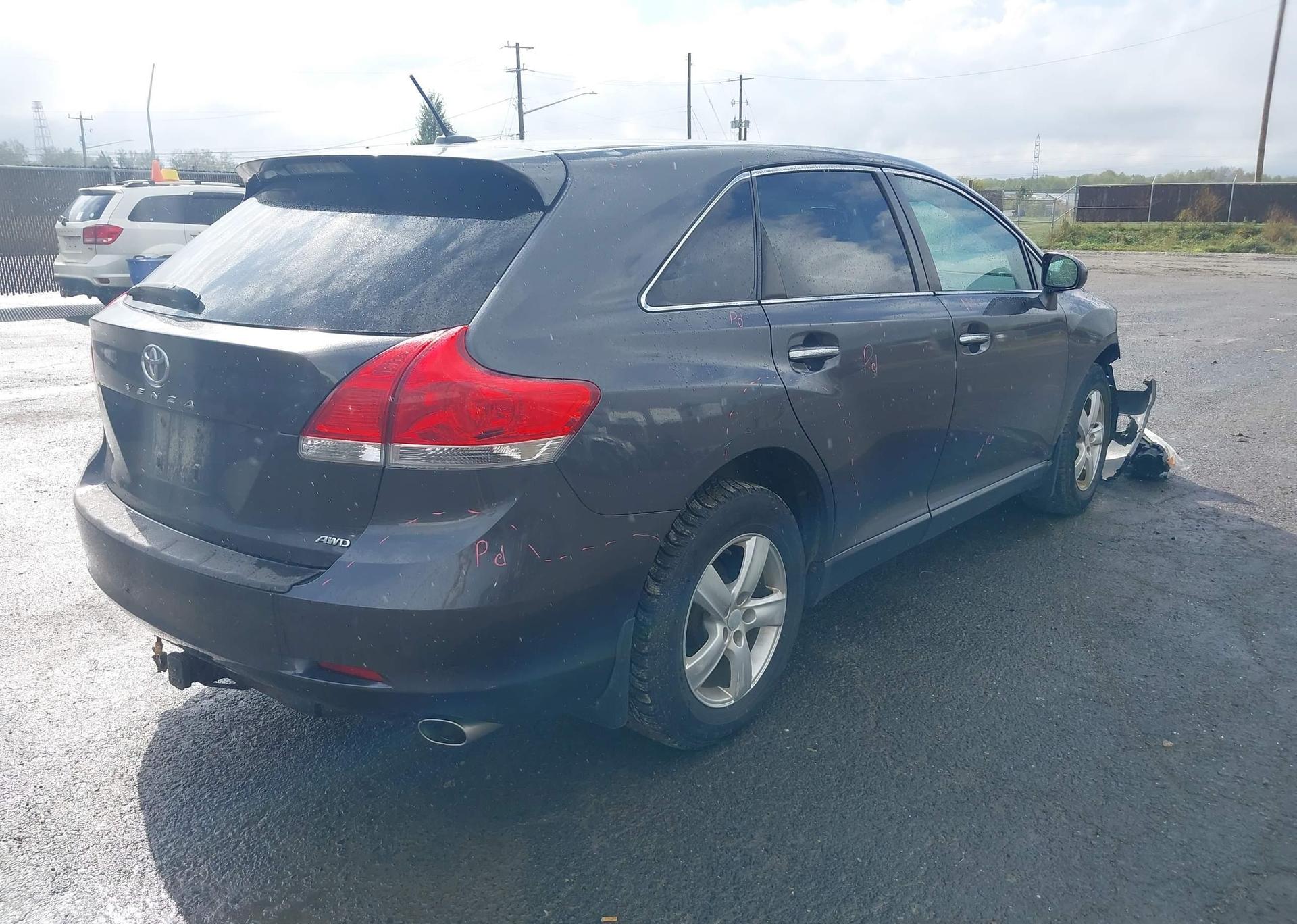2011 TOYOTA VENZA