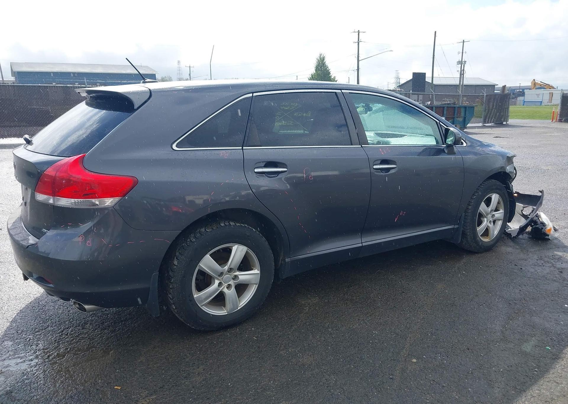 2011 TOYOTA VENZA
