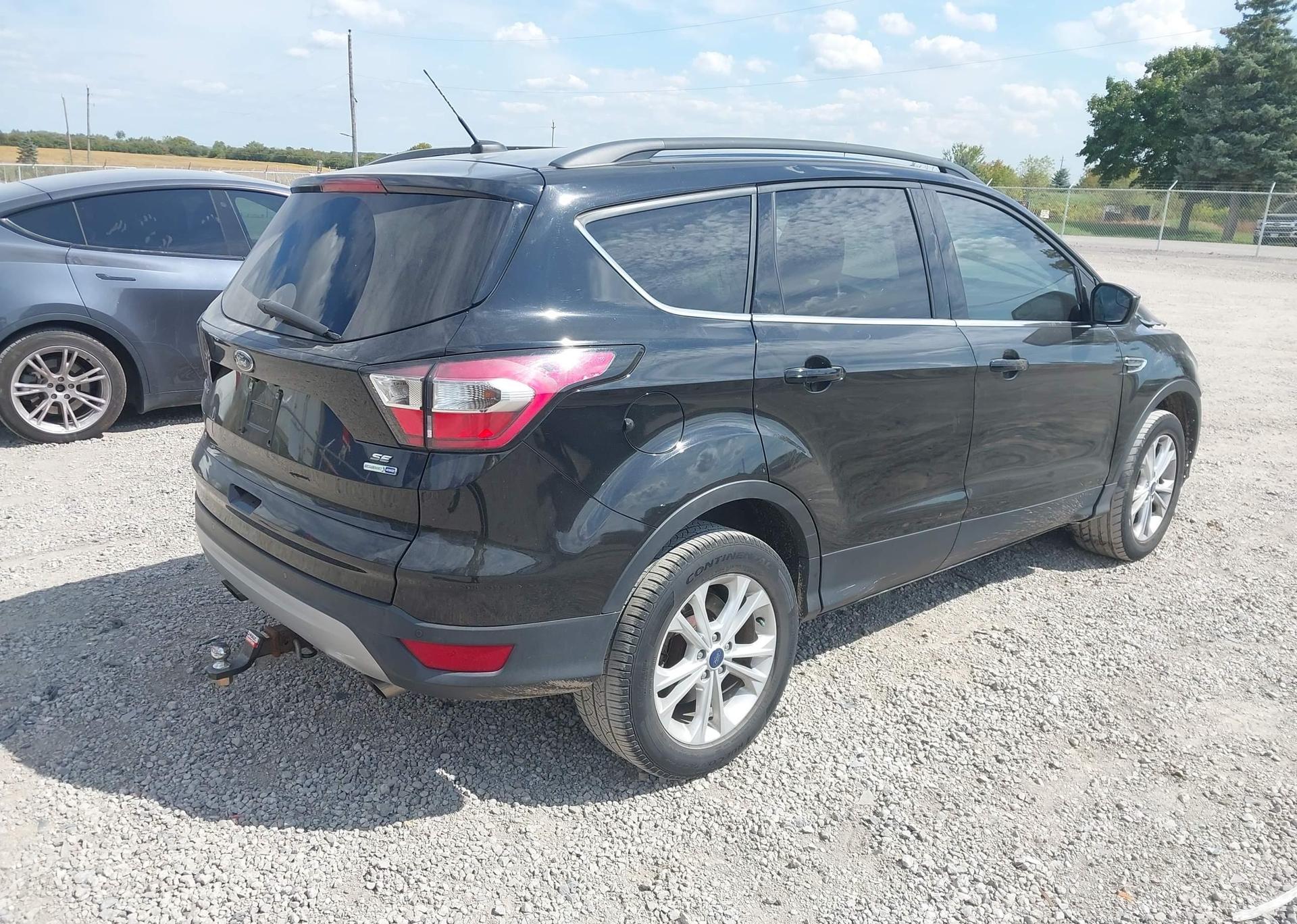 2017 FORD ESCAPE SE