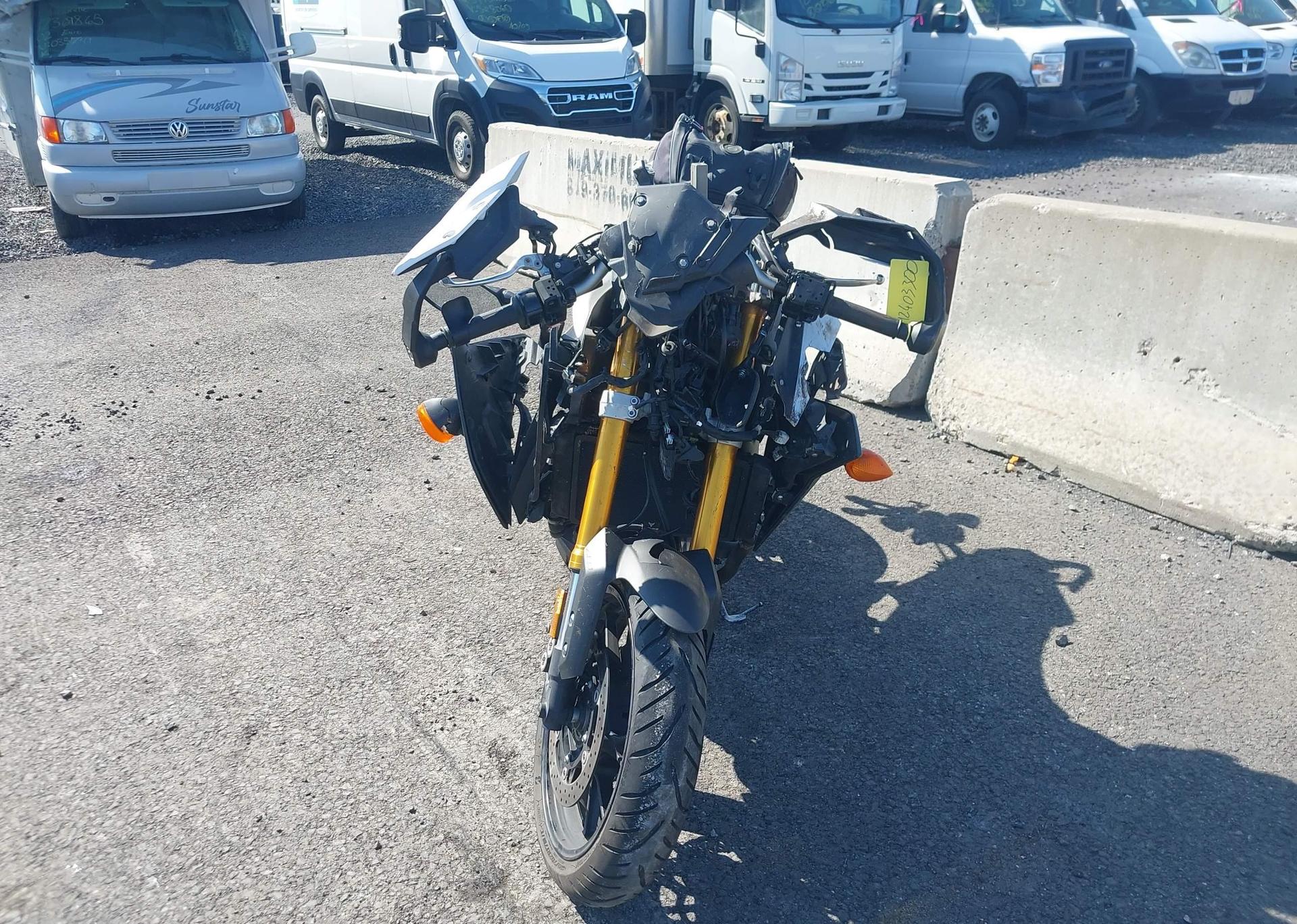 2017 YAMAHA FJ09
