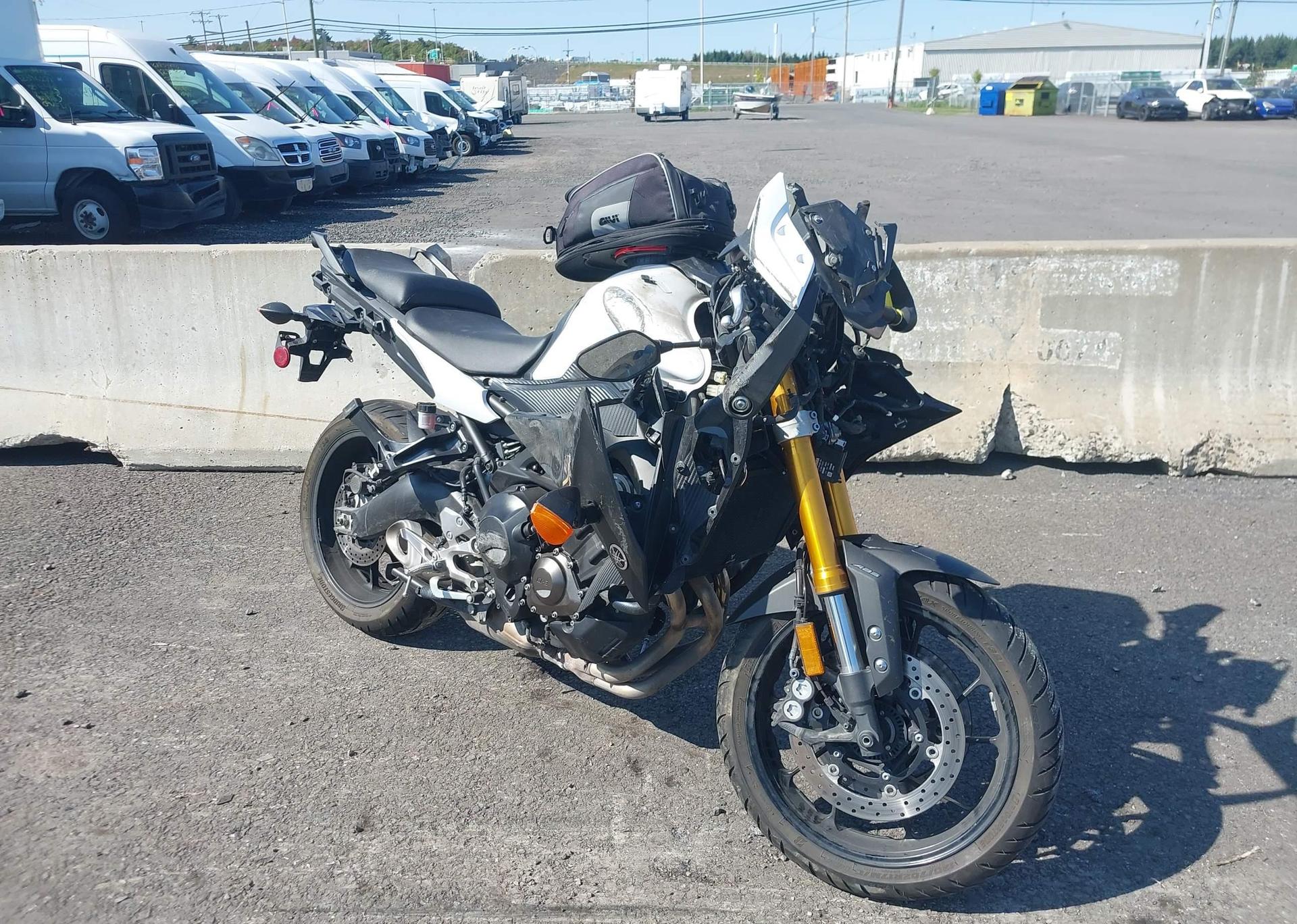 2017 YAMAHA FJ09