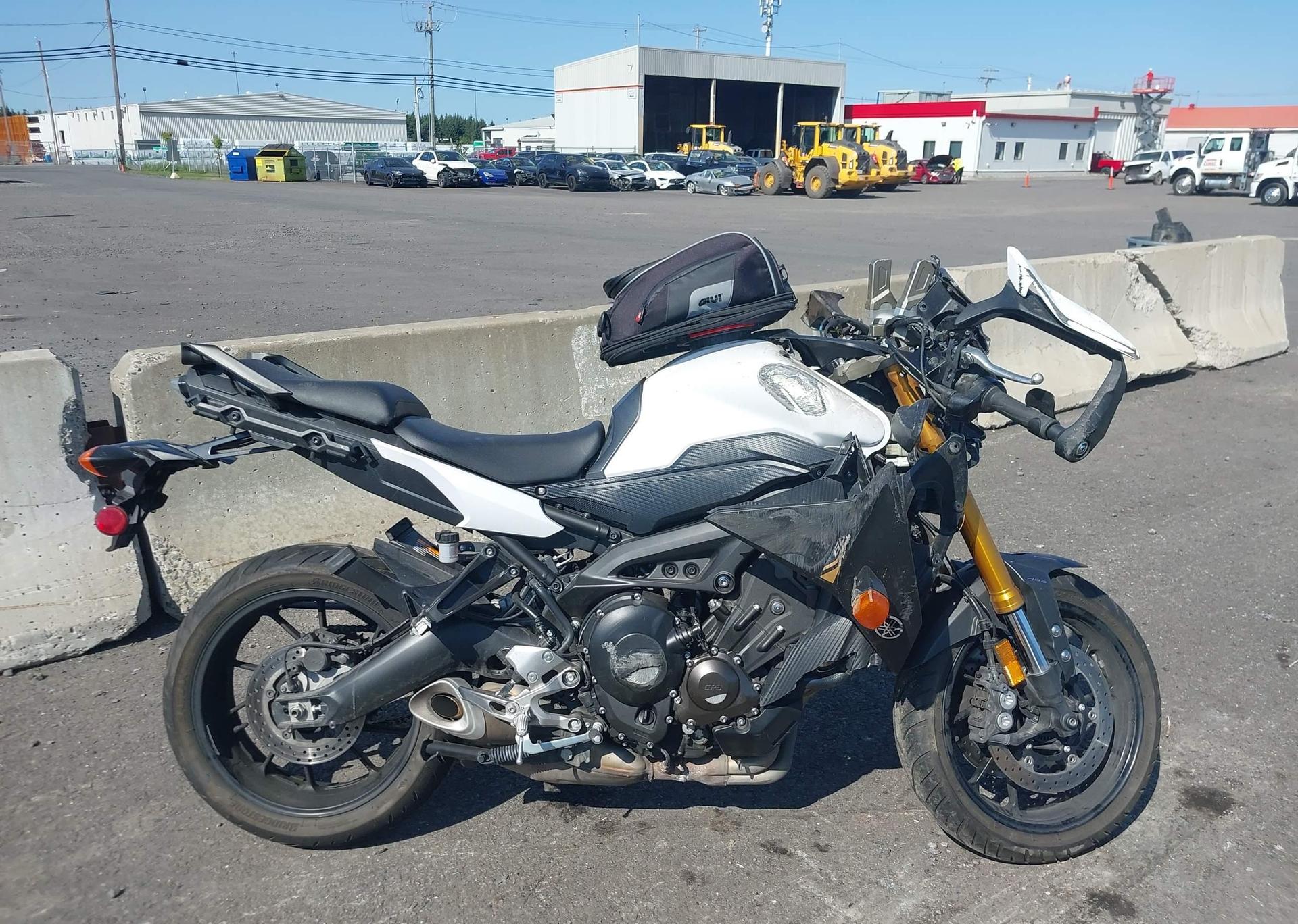 2017 YAMAHA FJ09