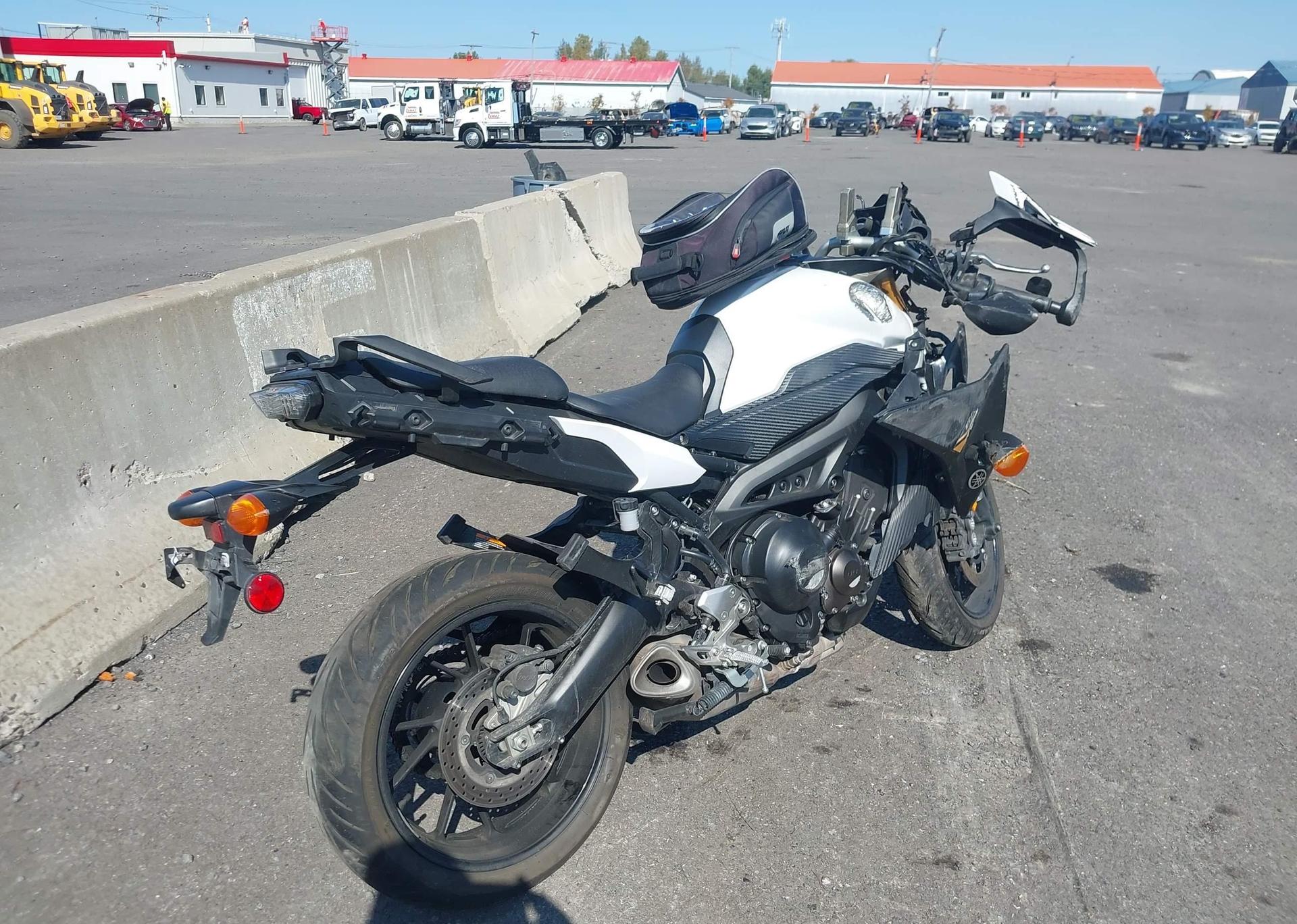 2017 YAMAHA FJ09