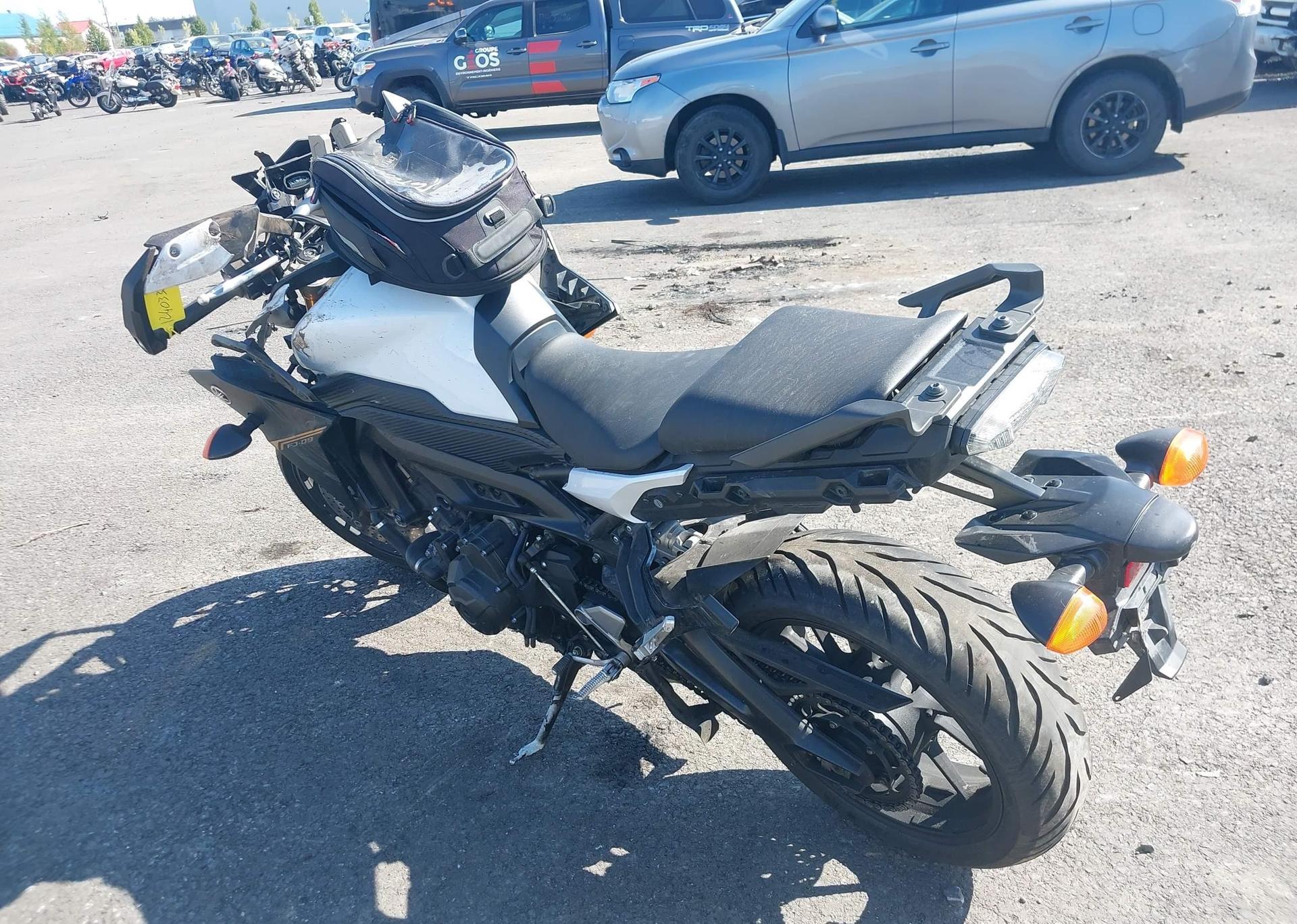 2017 YAMAHA FJ09