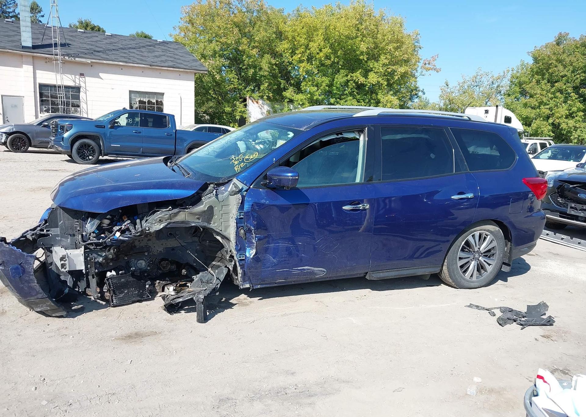2017 NISSAN PATHFINDER S