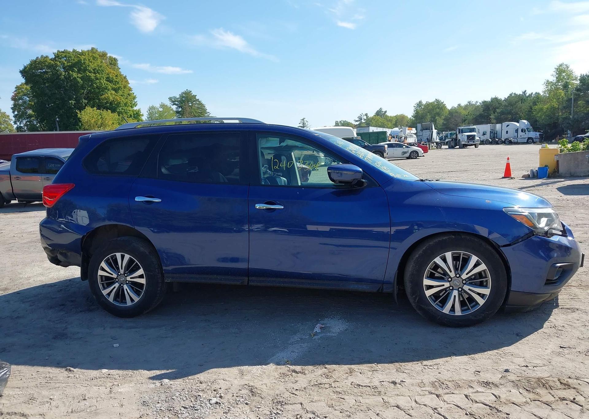 2017 NISSAN PATHFINDER S