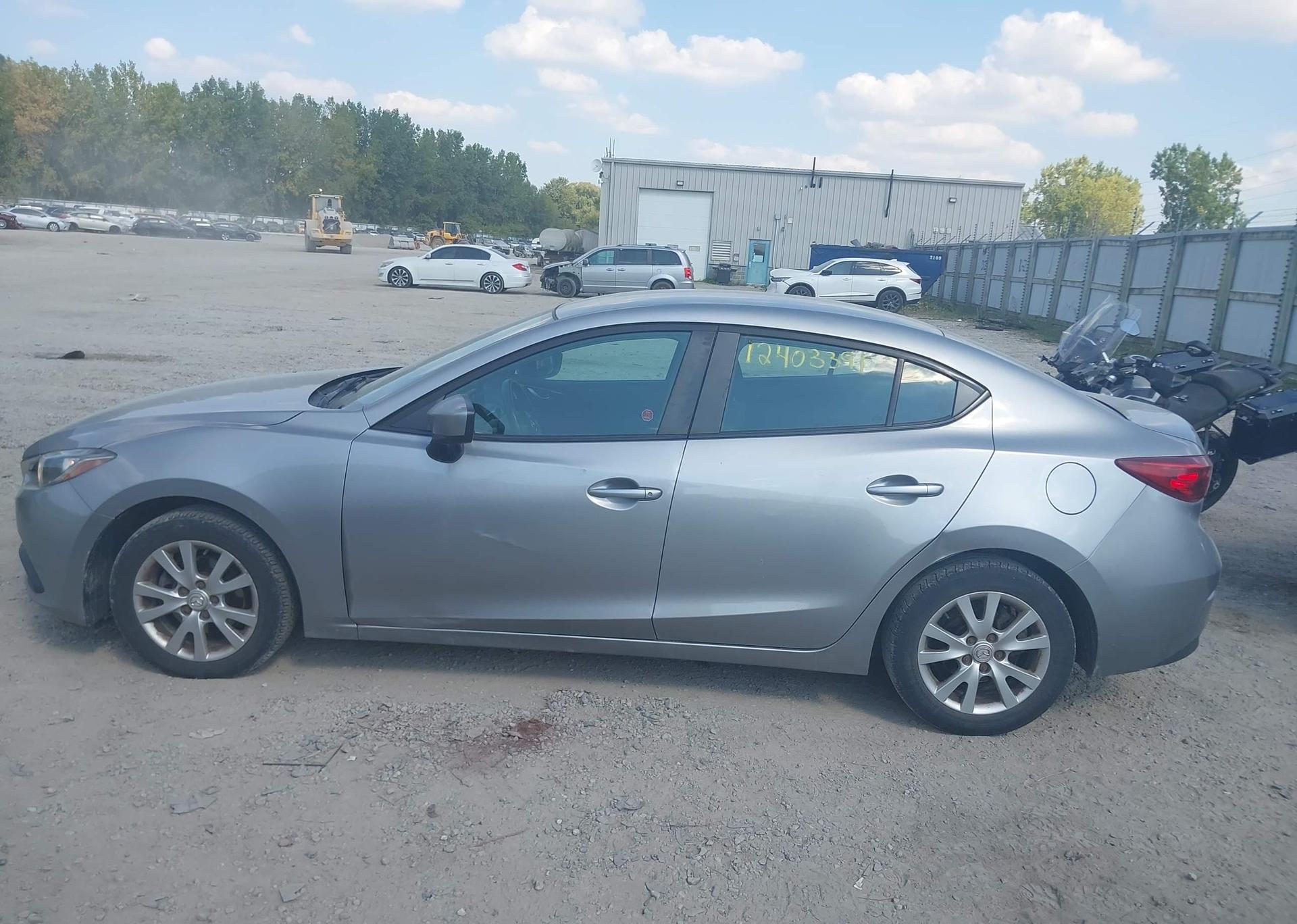2016 MAZDA MAZDA3