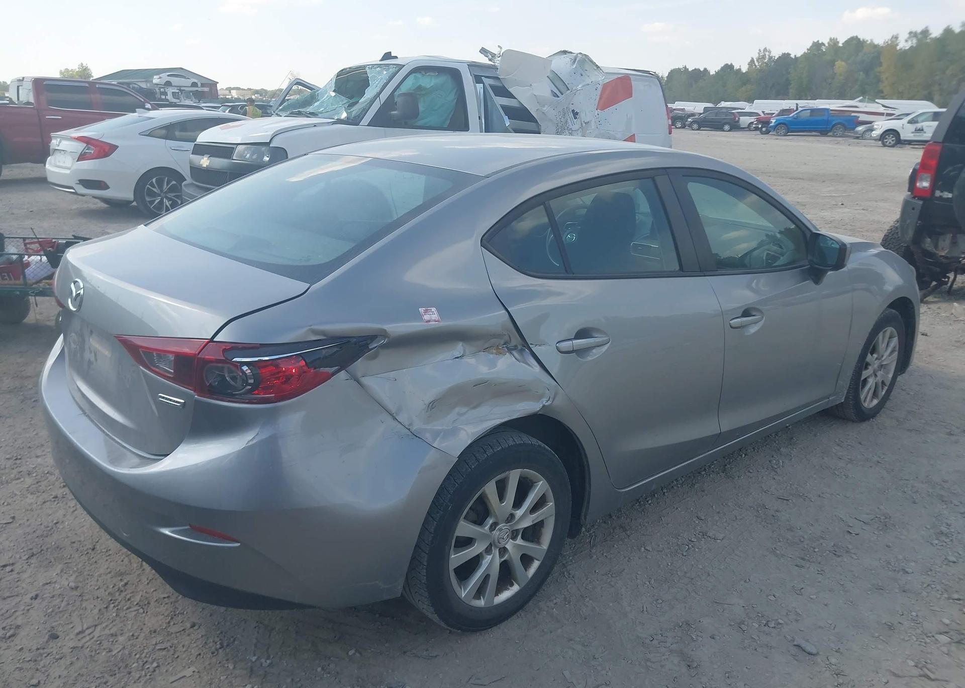 2016 MAZDA MAZDA3